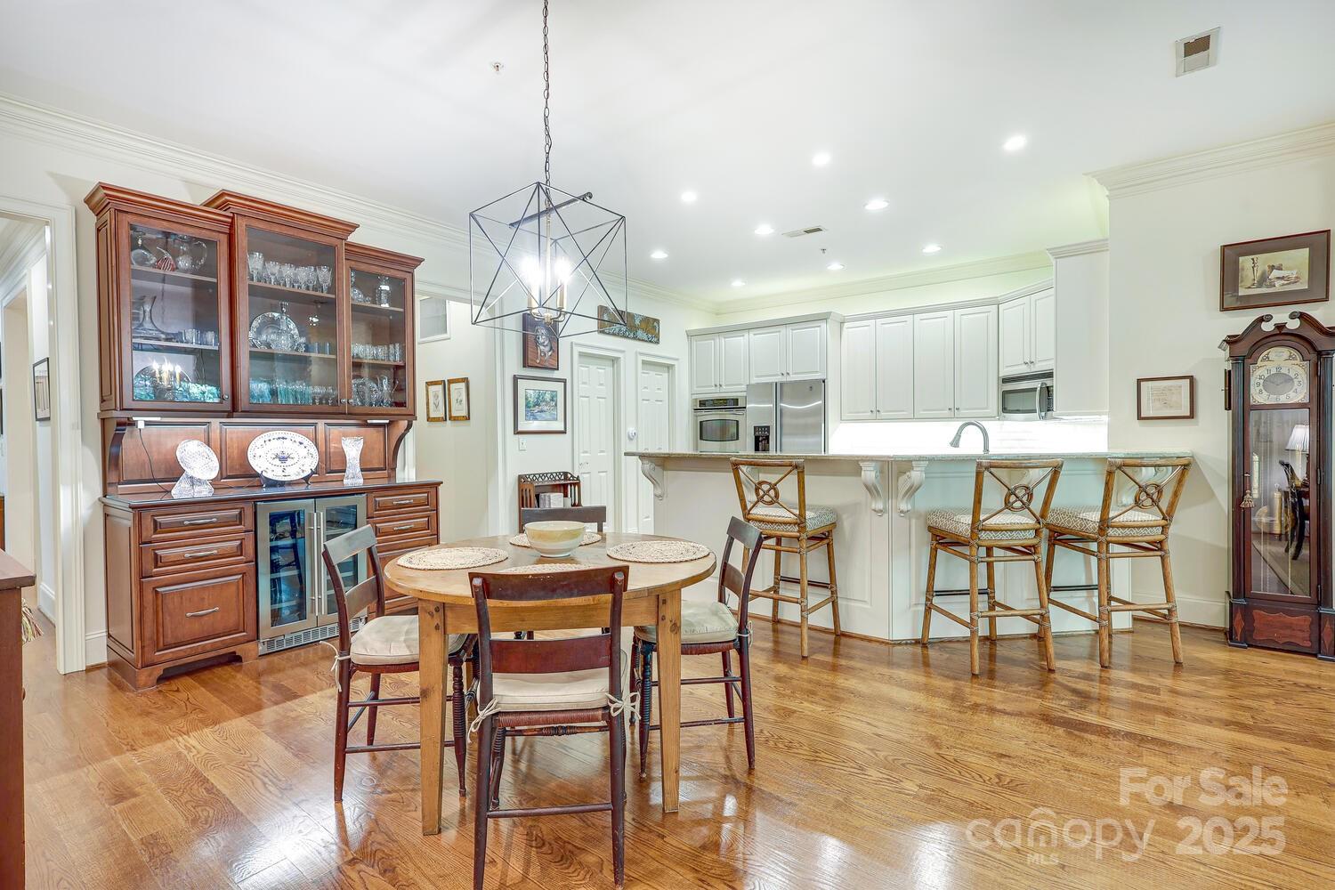 956 Queens Road Unit: 956