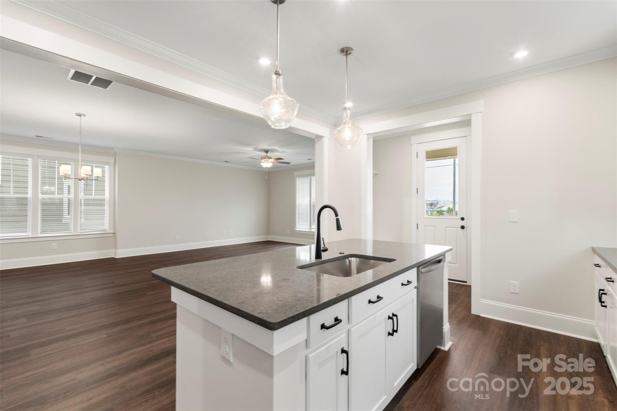 283 Luray Way Unit: 449
