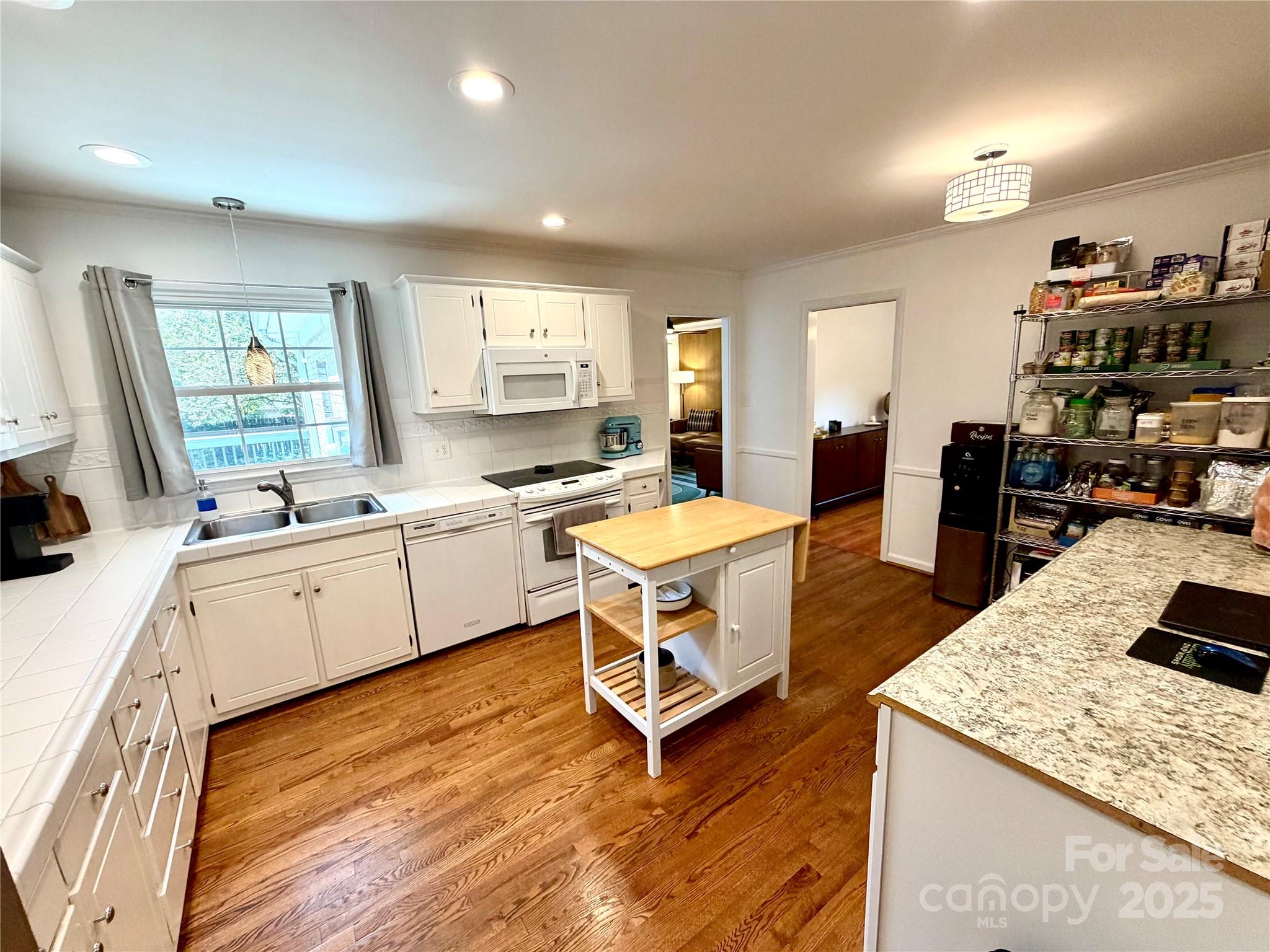 5300 Glenbrier Drive