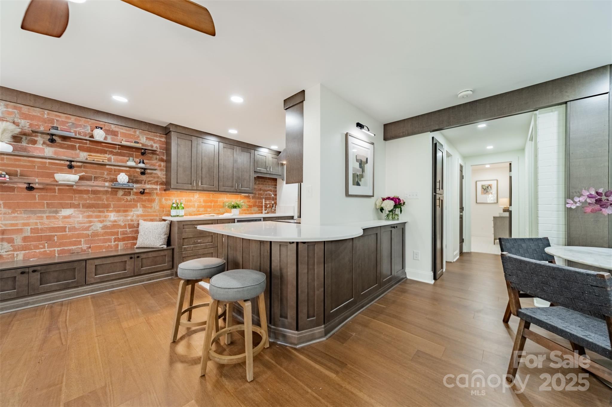 400 Queens Road Unit: D6