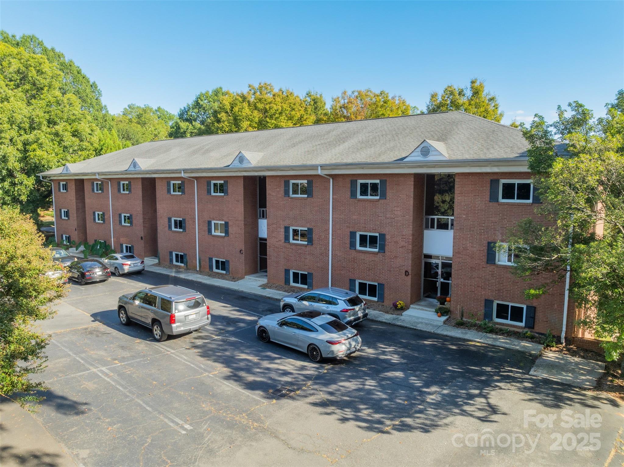 400 Queens Road Unit: D6