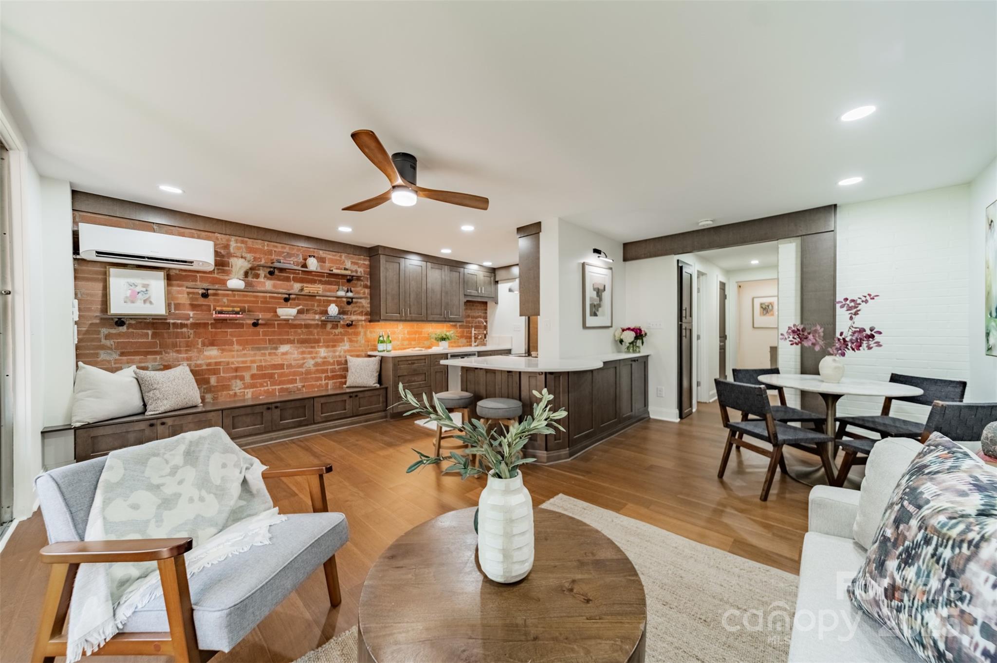 400 Queens Road Unit: D6