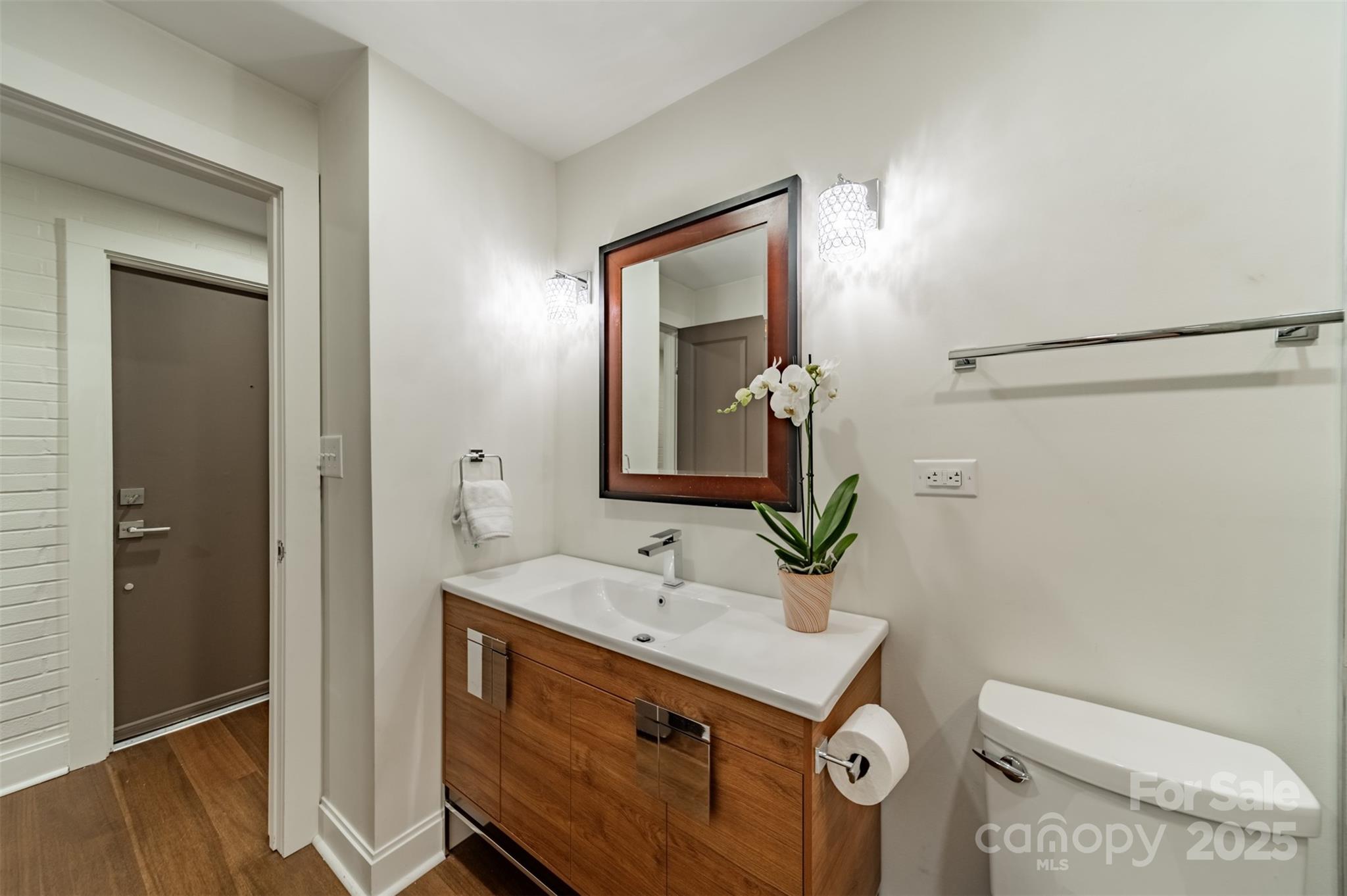 400 Queens Road Unit: D6