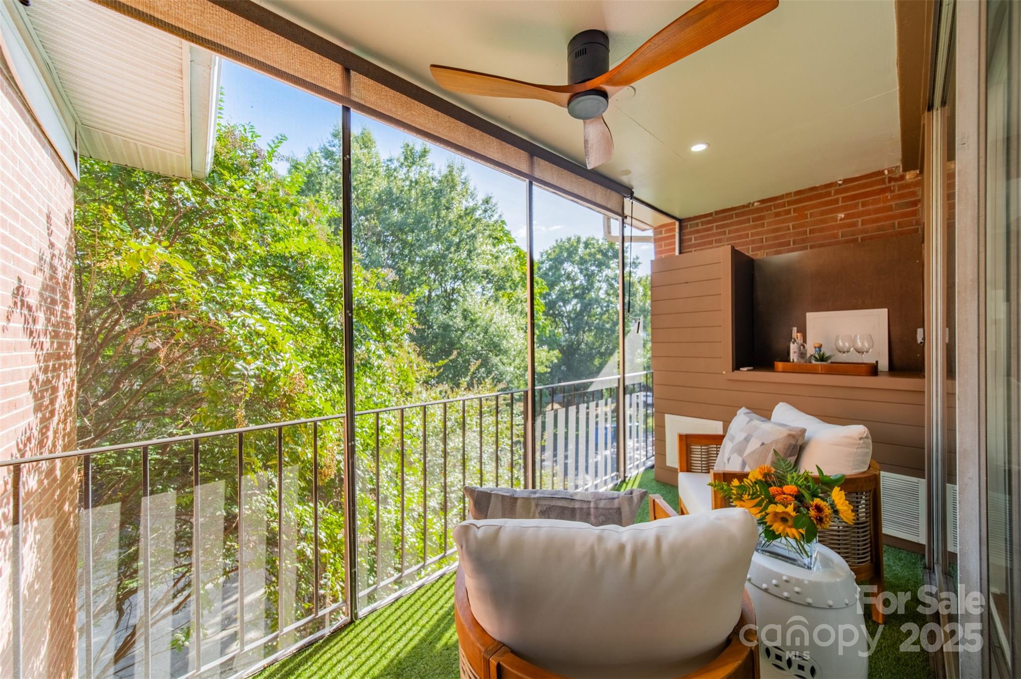 400 Queens Road Unit: D6
