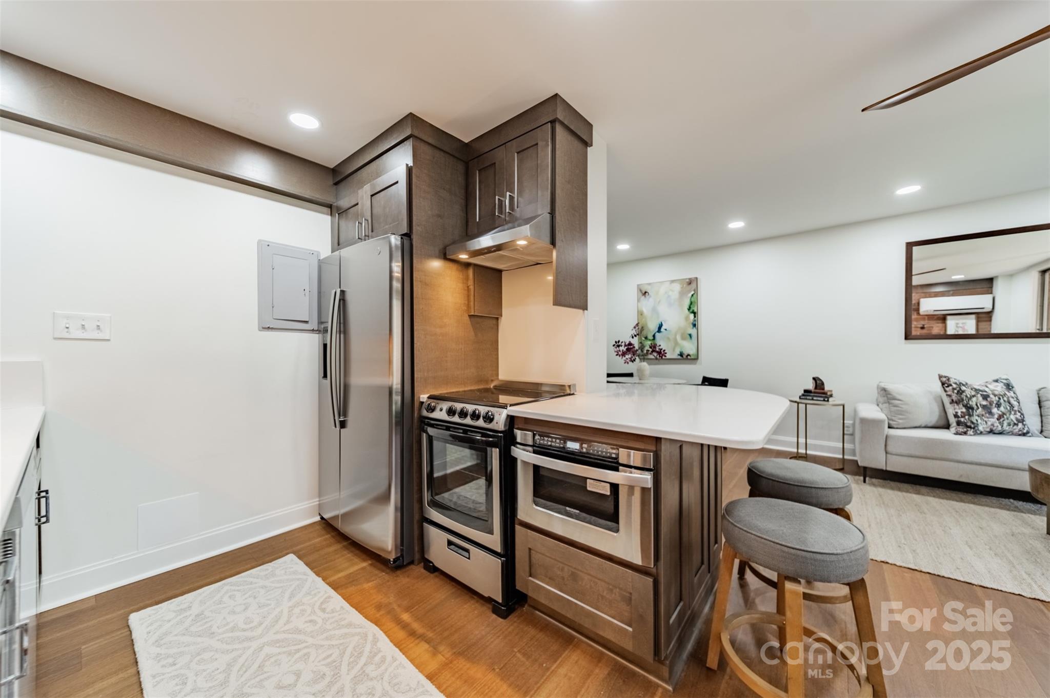 400 Queens Road Unit: D6