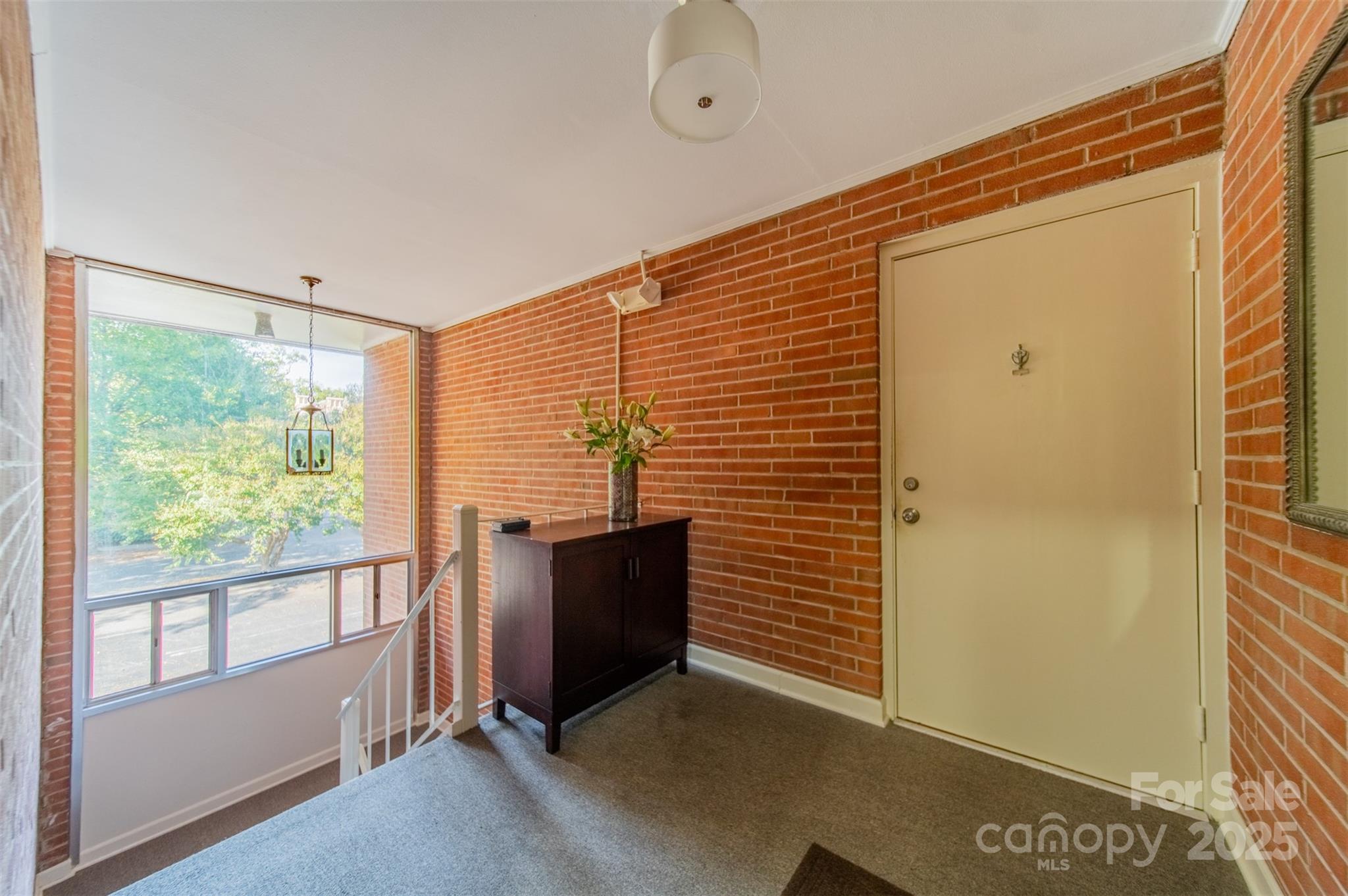 400 Queens Road Unit: D6