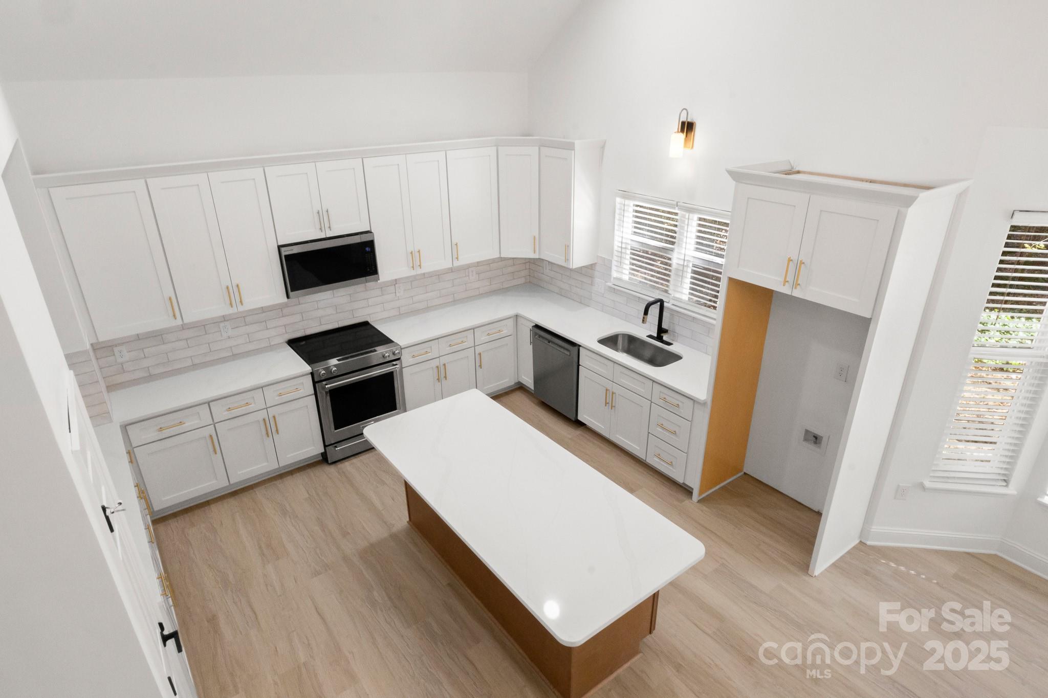 12415 Bluff Meadow Trail