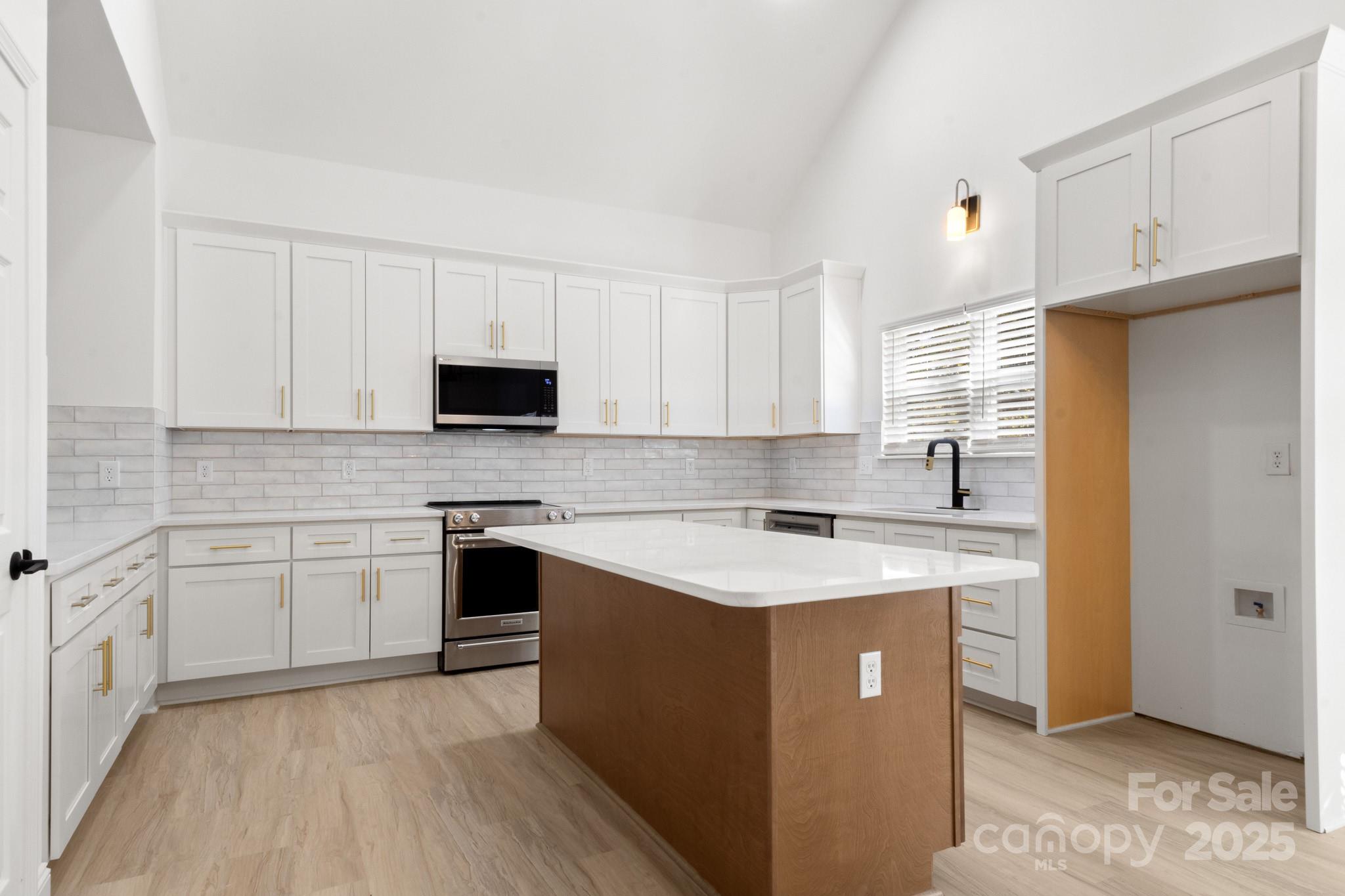 12415 Bluff Meadow Trail