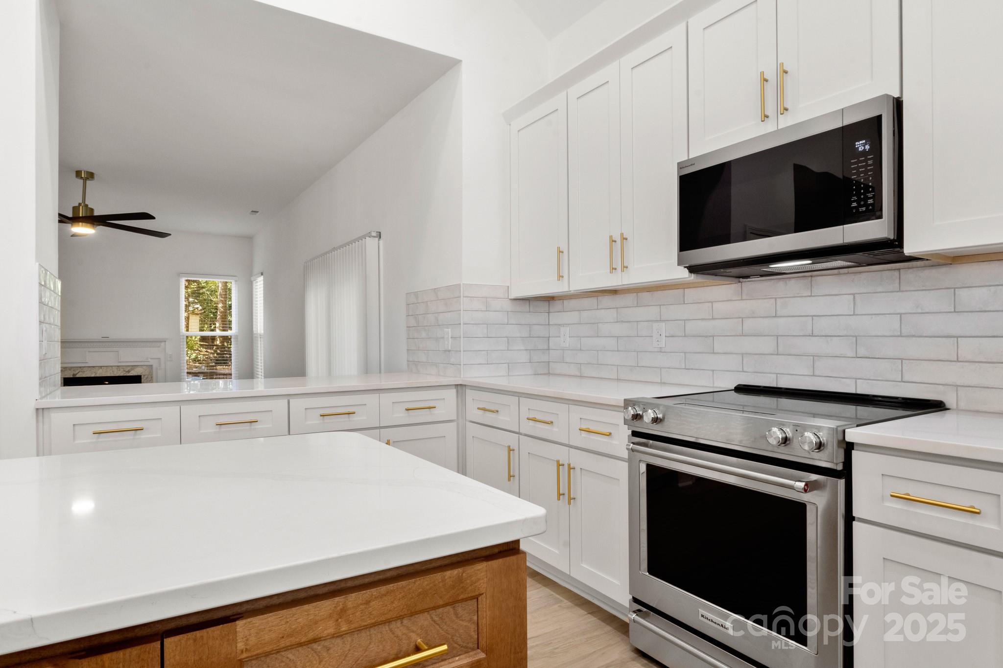 12415 Bluff Meadow Trail