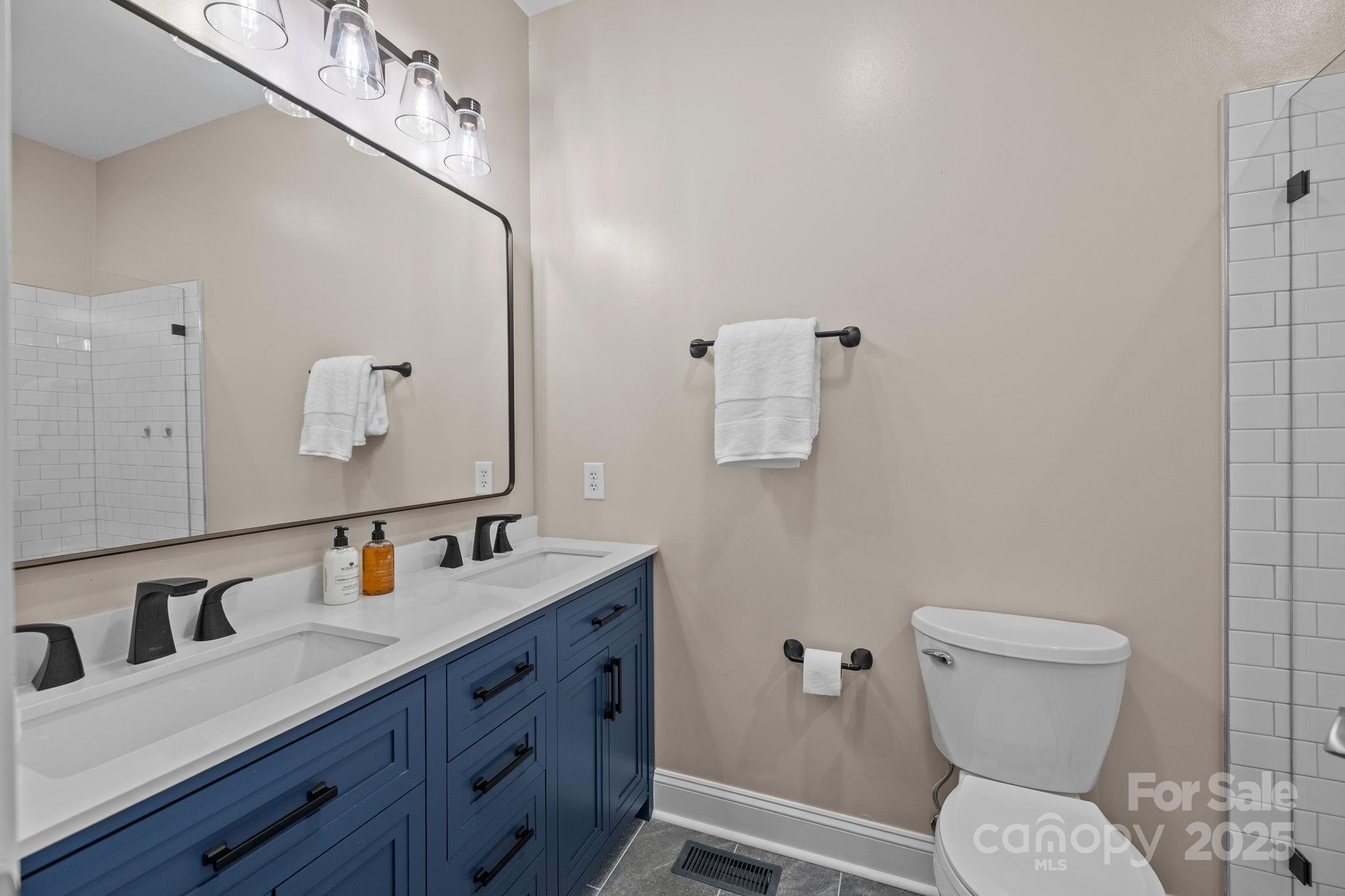 1302 Kenilworth Avenue Unit: 112