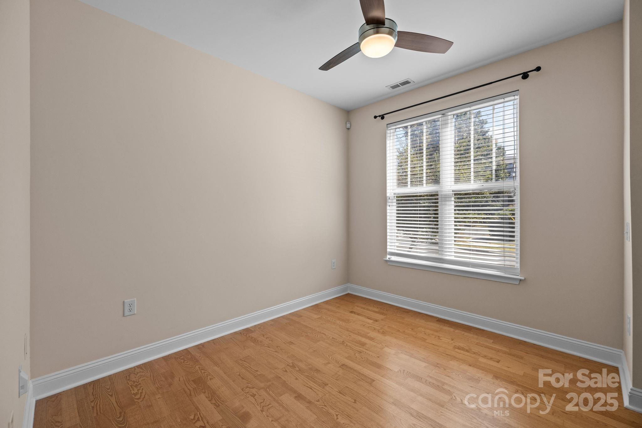 1302 Kenilworth Avenue Unit: 112