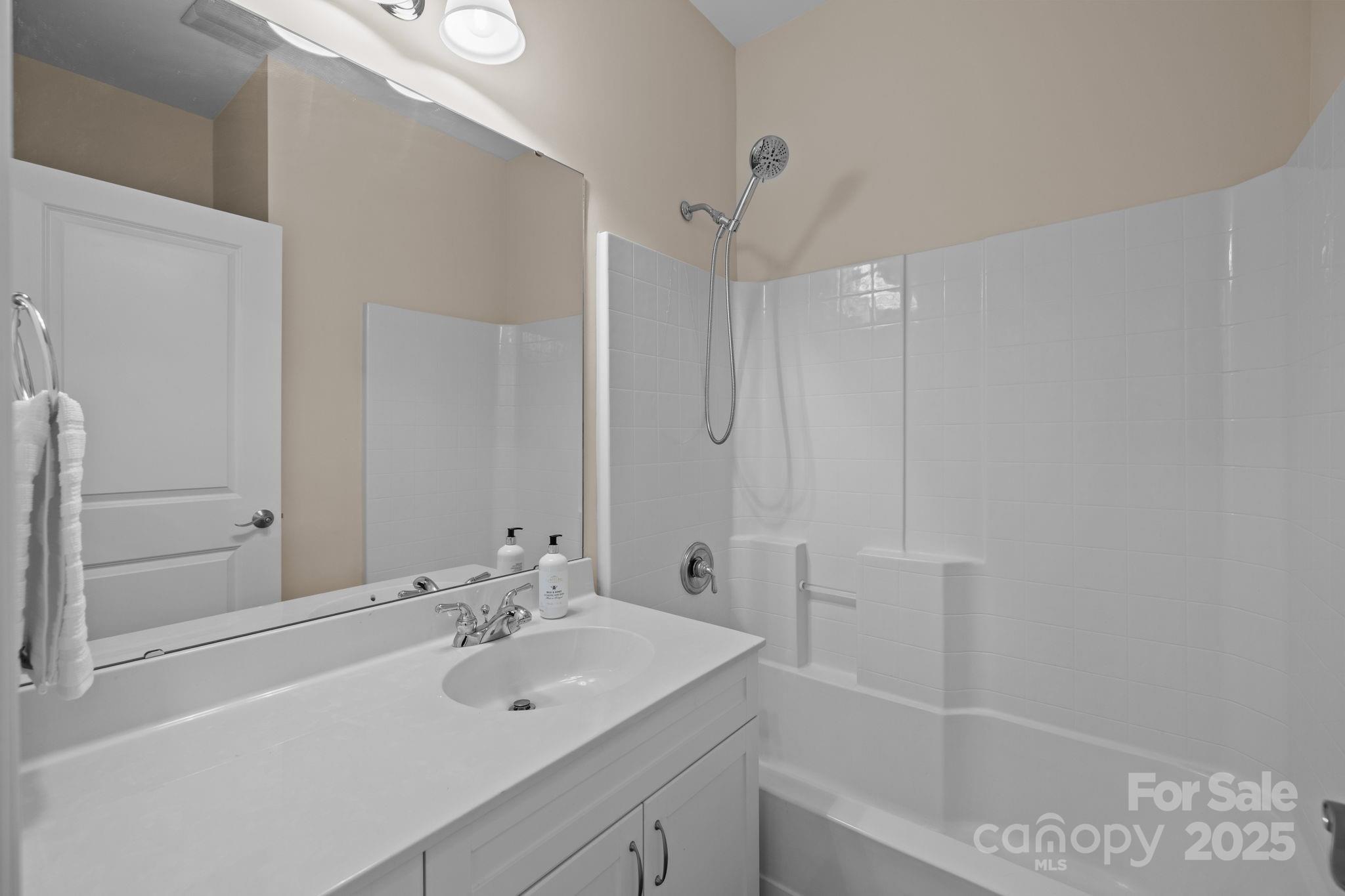 1302 Kenilworth Avenue Unit: 112