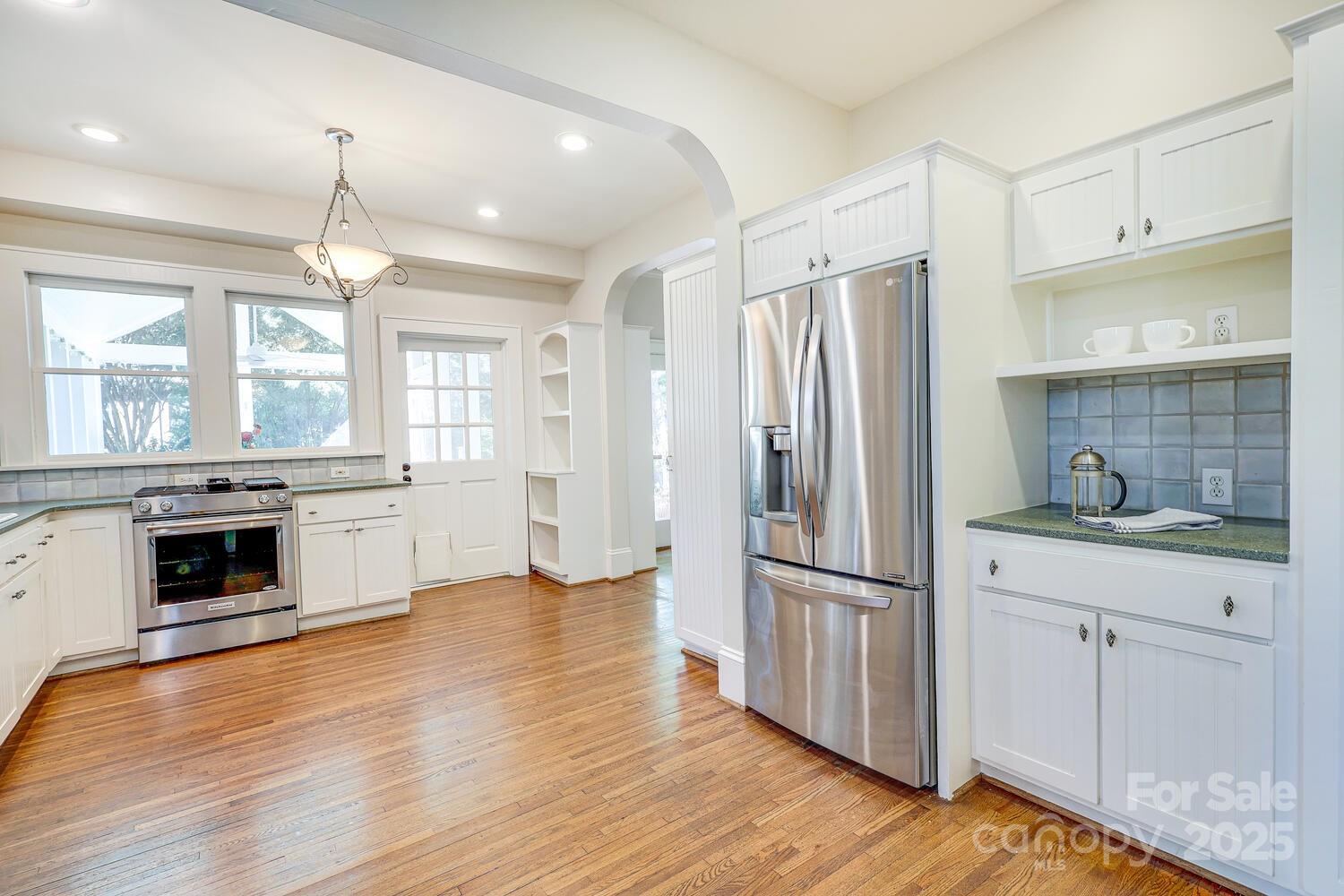 919 Mt Vernon Avenue