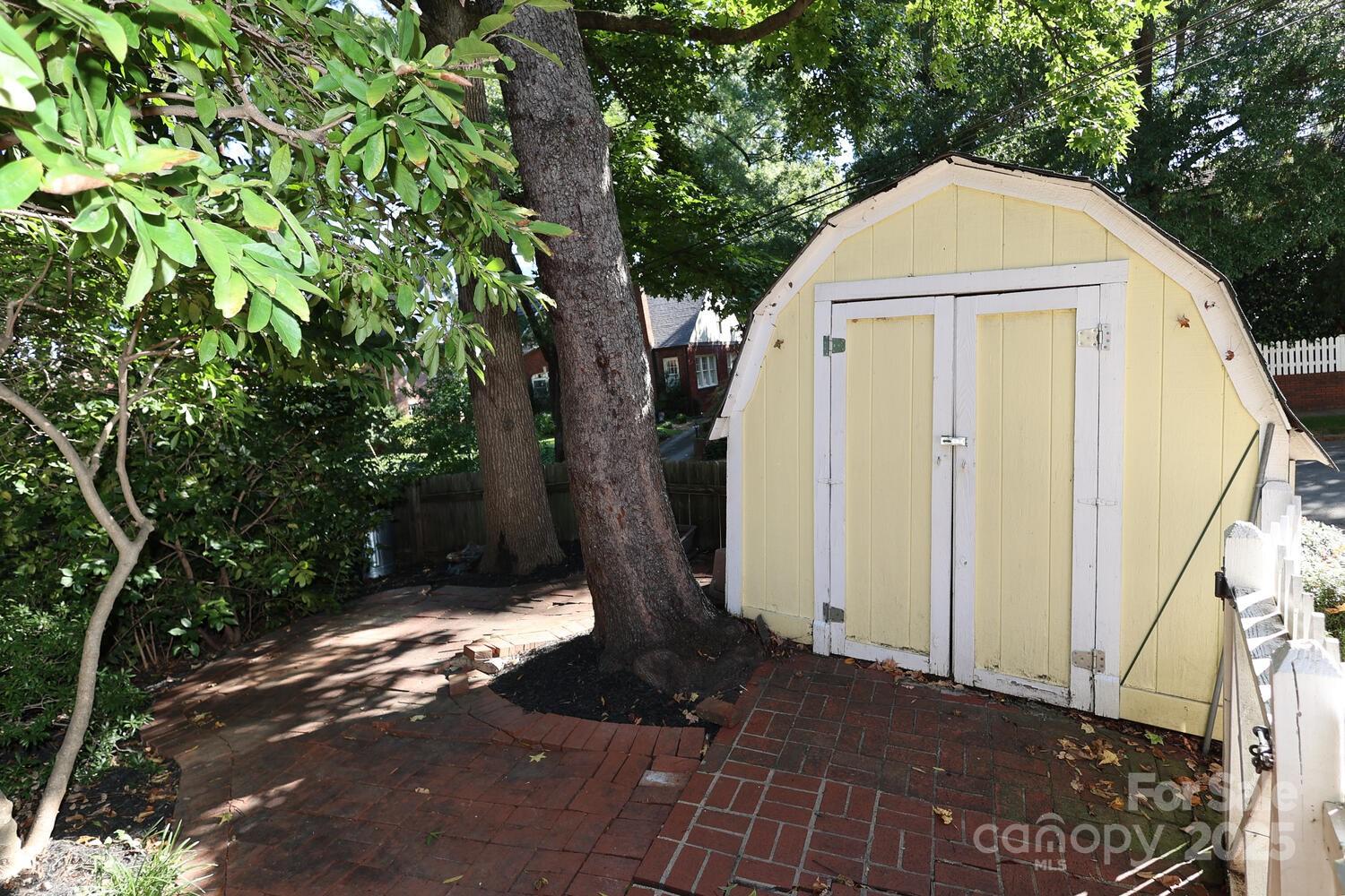 919 Mt Vernon Avenue