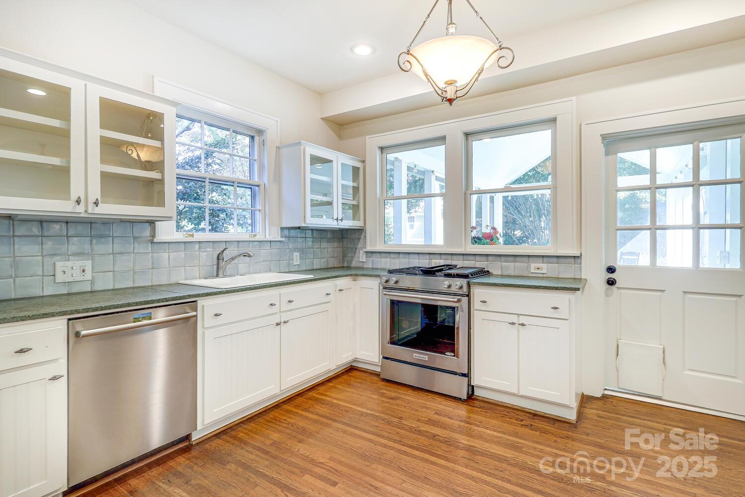 919 Mt Vernon Avenue