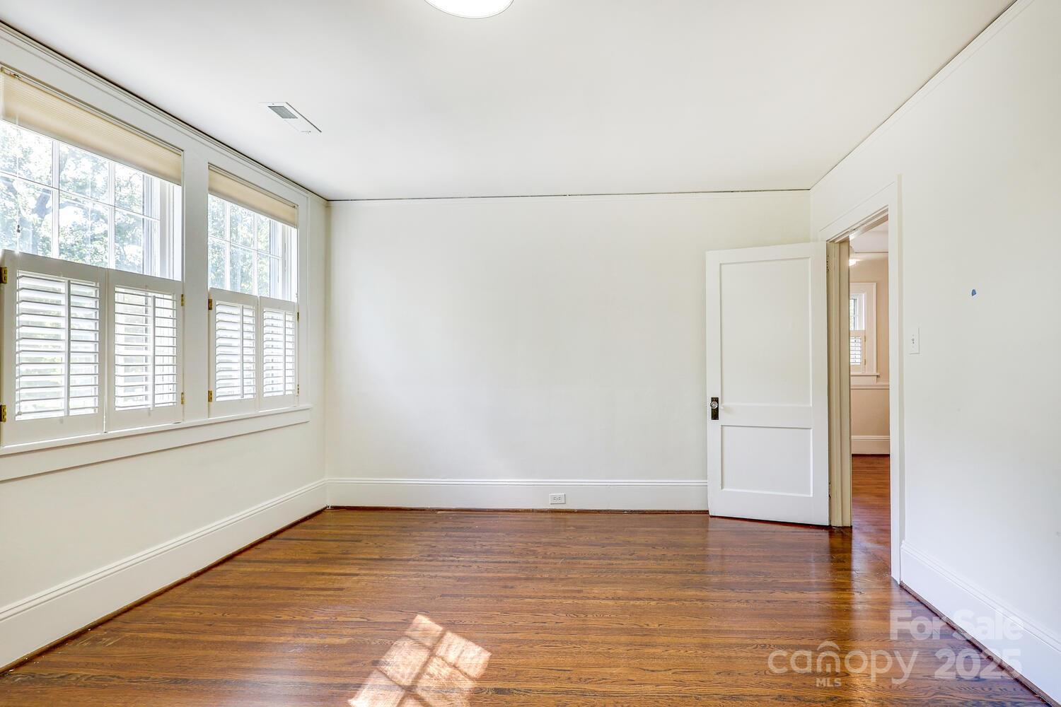 919 Mt Vernon Avenue