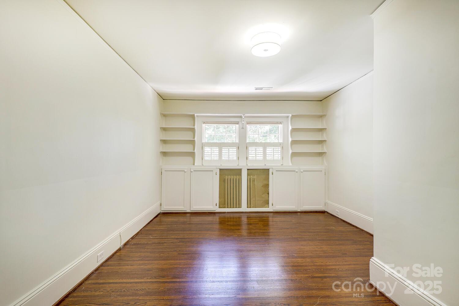 919 Mt Vernon Avenue