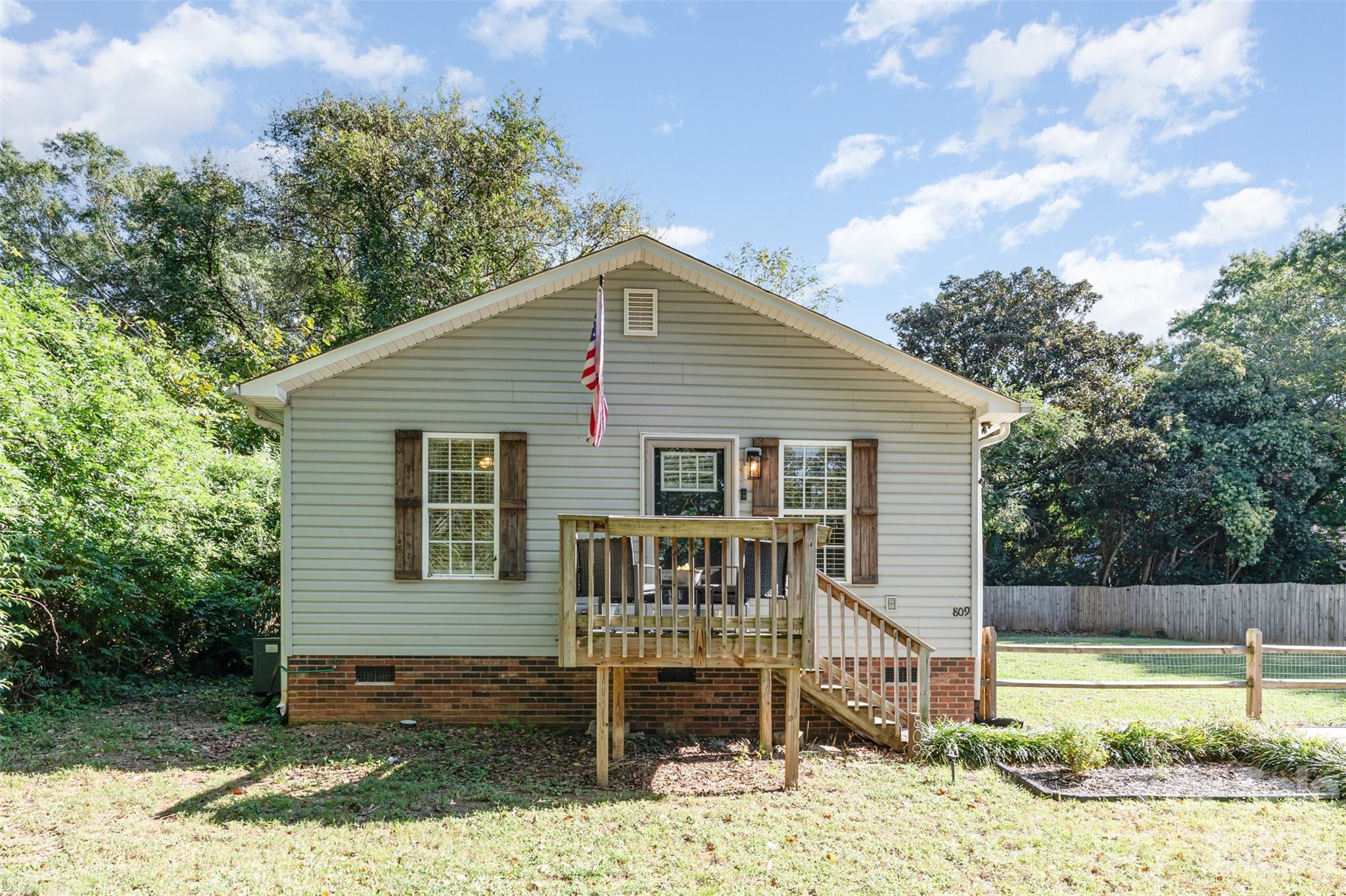 809 Fargo Drive SW