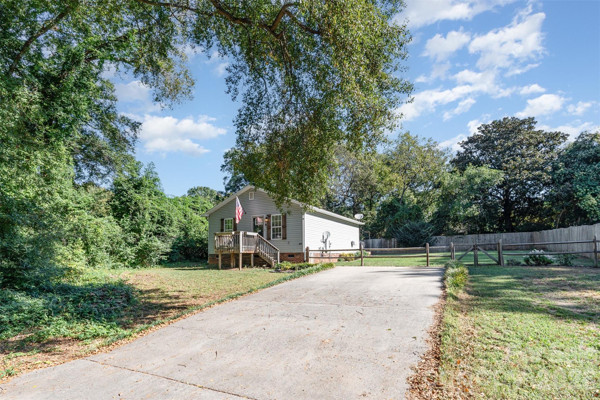 809 Fargo Drive SW