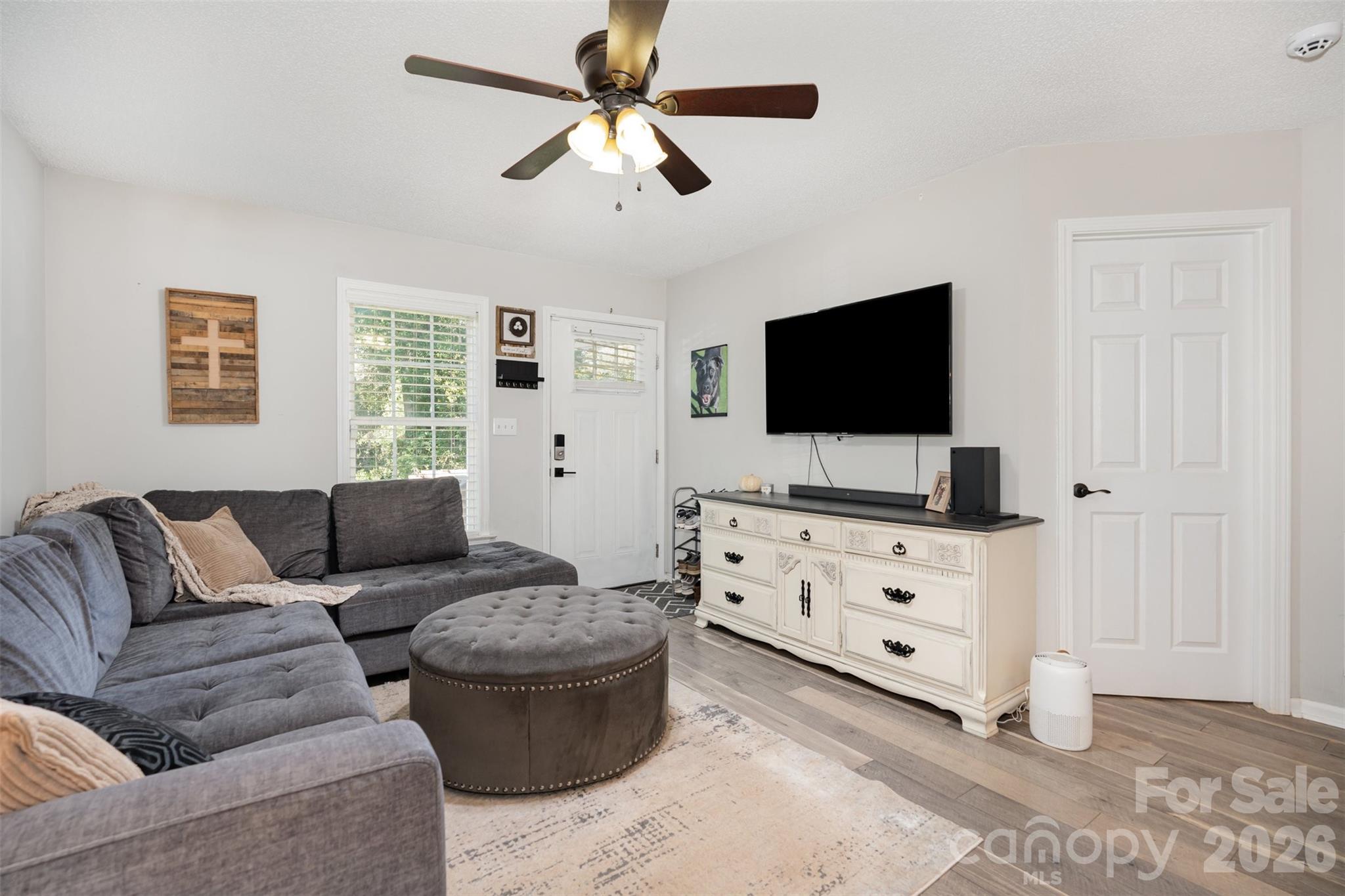 809 Fargo Drive SW