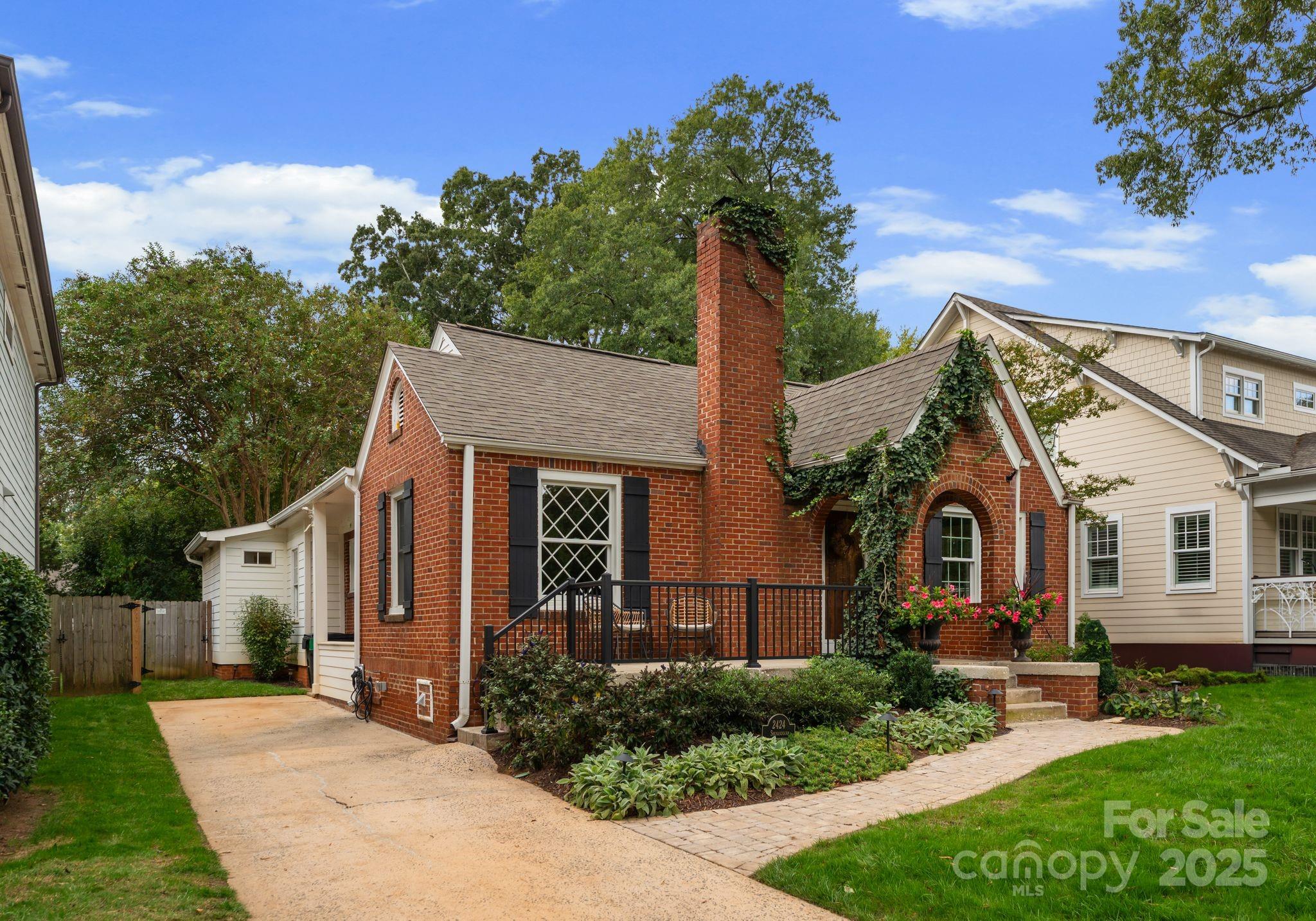2424 Shenandoah Avenue