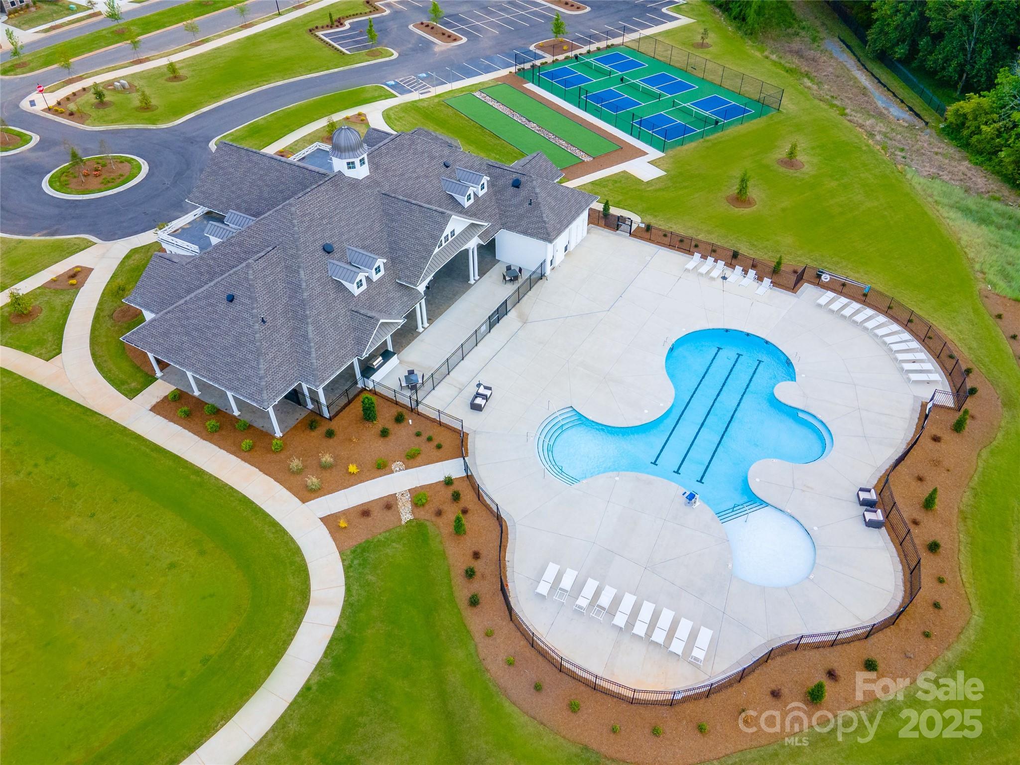 1006 Heritage Pointe