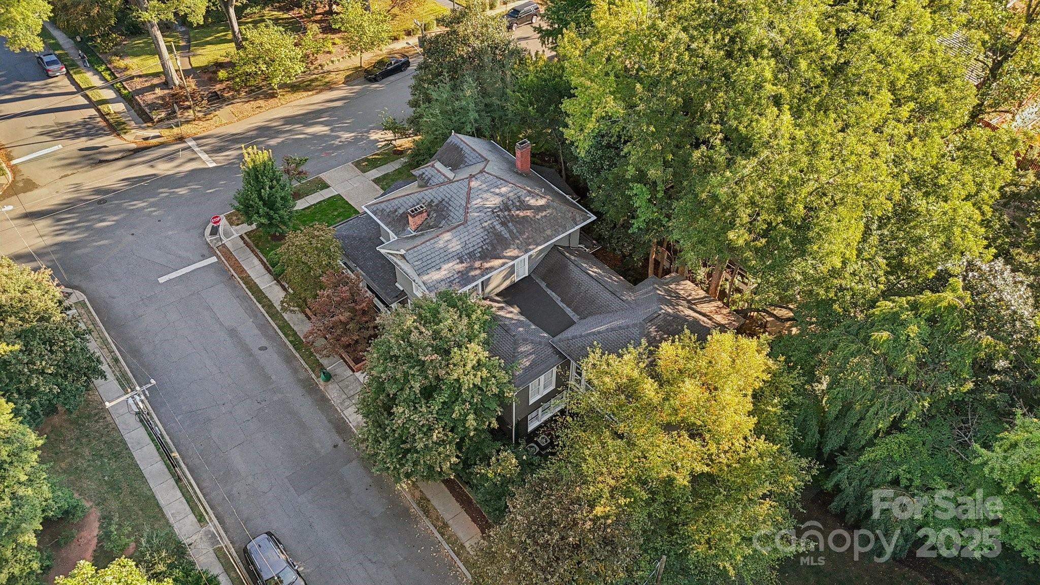 425 Clement Avenue