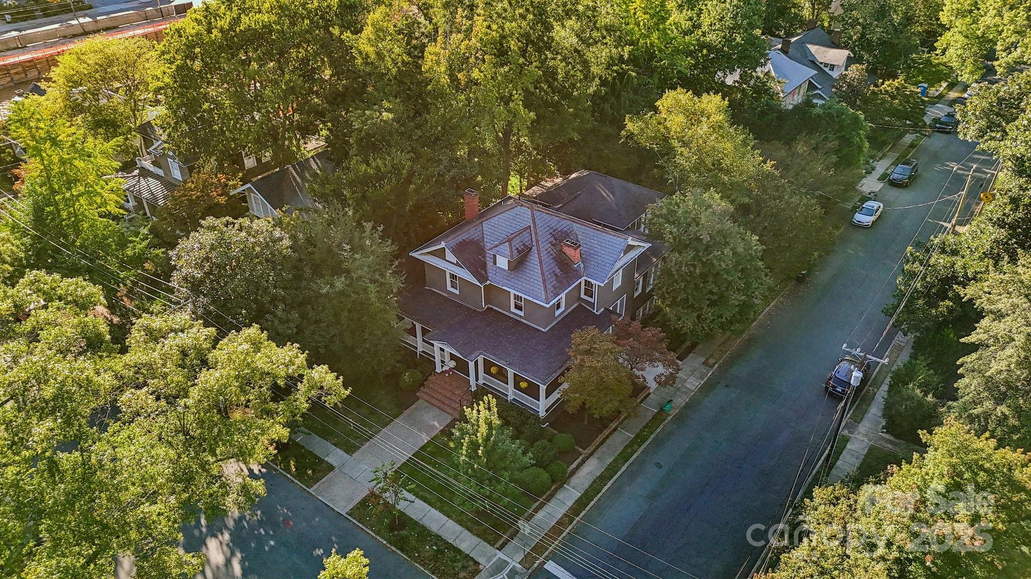 425 Clement Avenue