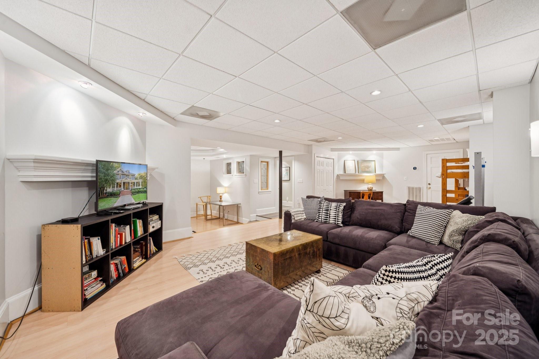 425 Clement Avenue