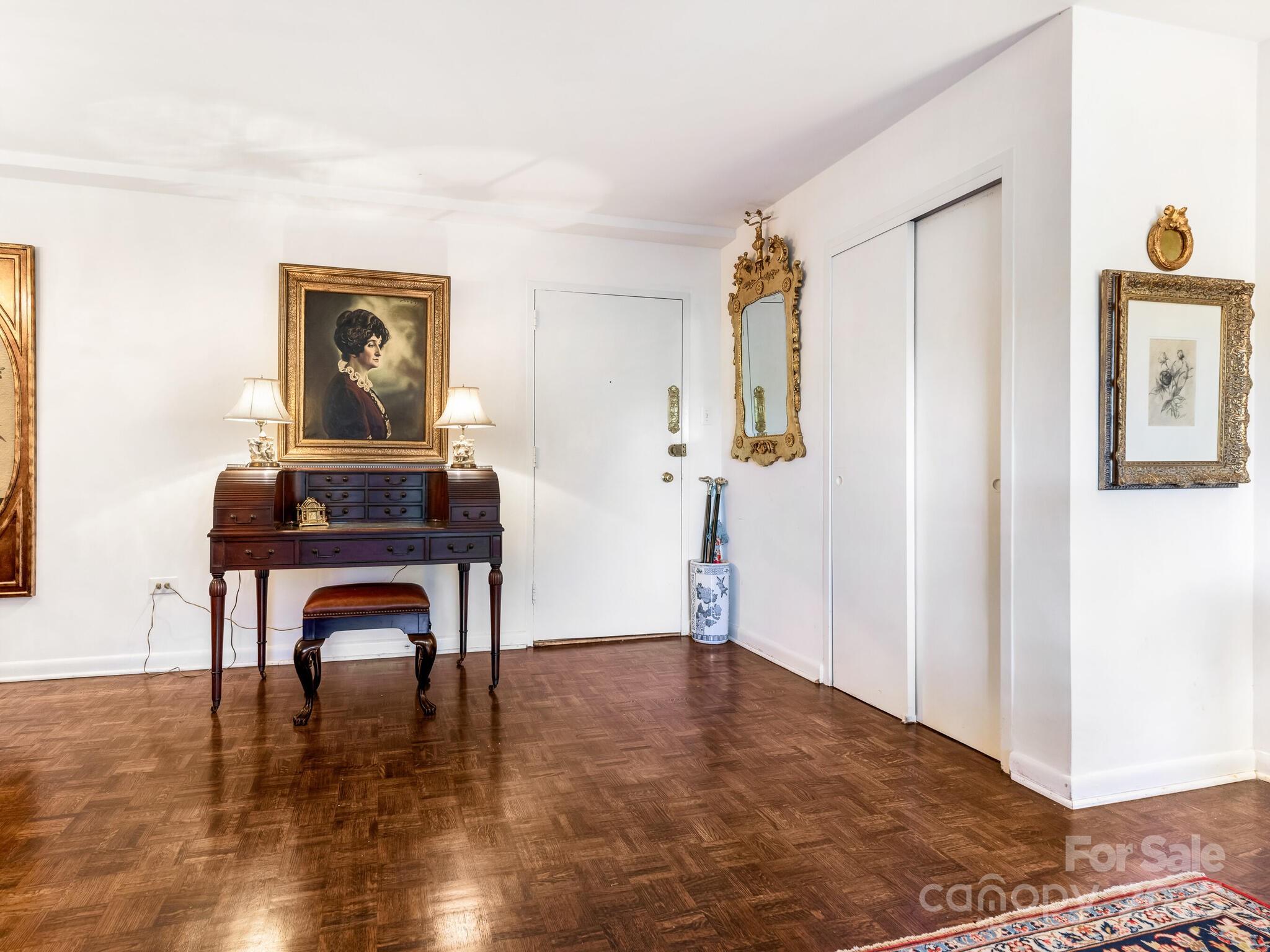 1300 Queens Road Unit: 401