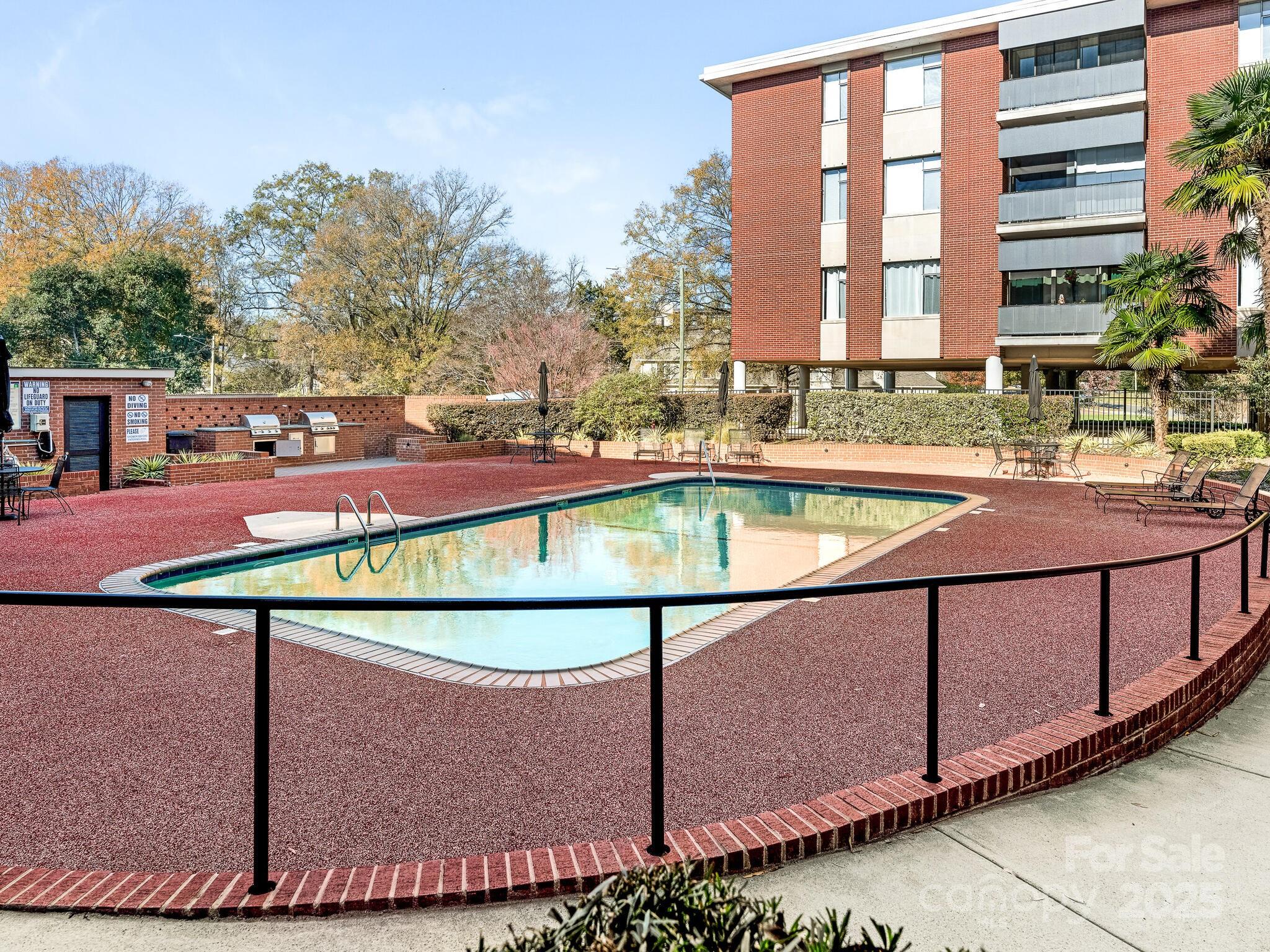 1300 Queens Road Unit: 401