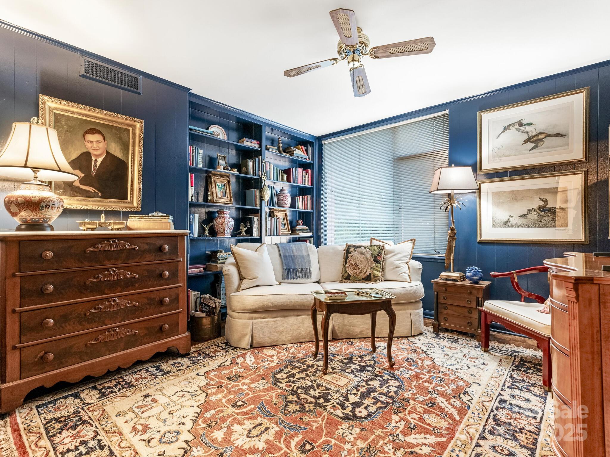 1300 Queens Road Unit: 401