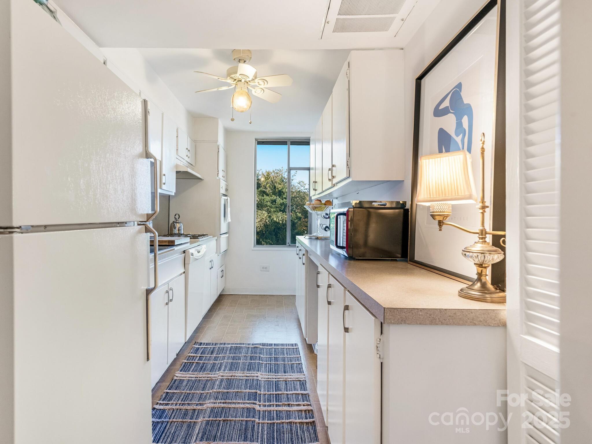 1300 Queens Road Unit: 401
