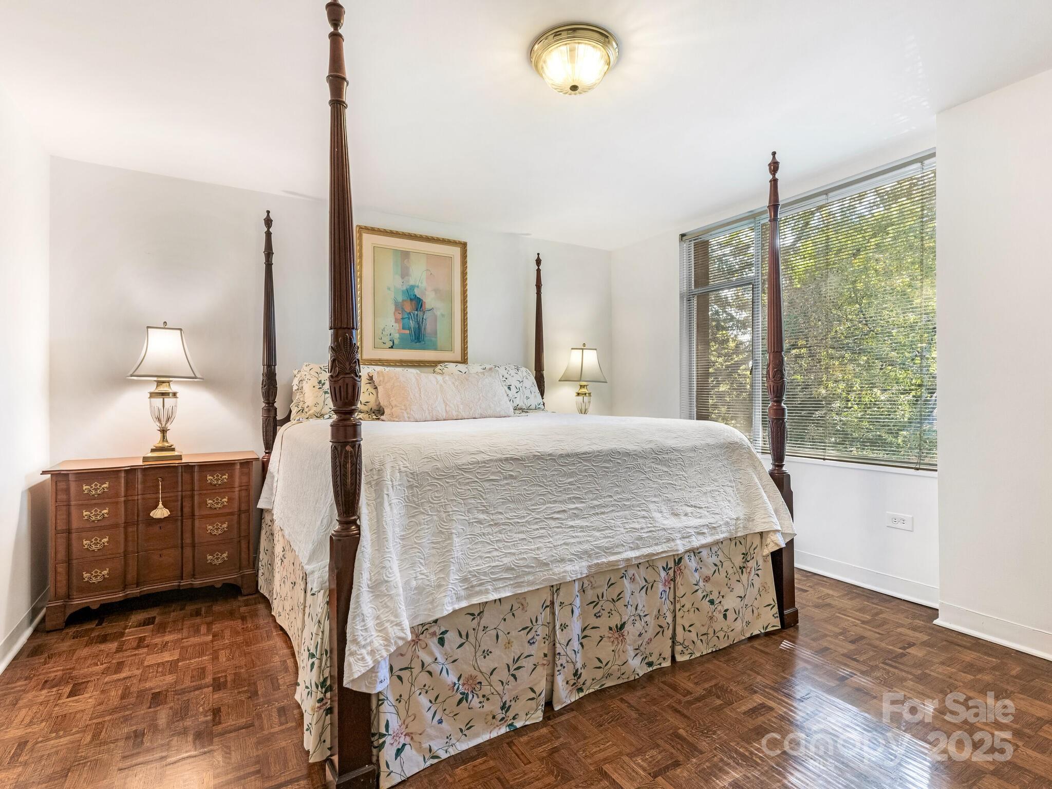 1300 Queens Road Unit: 401