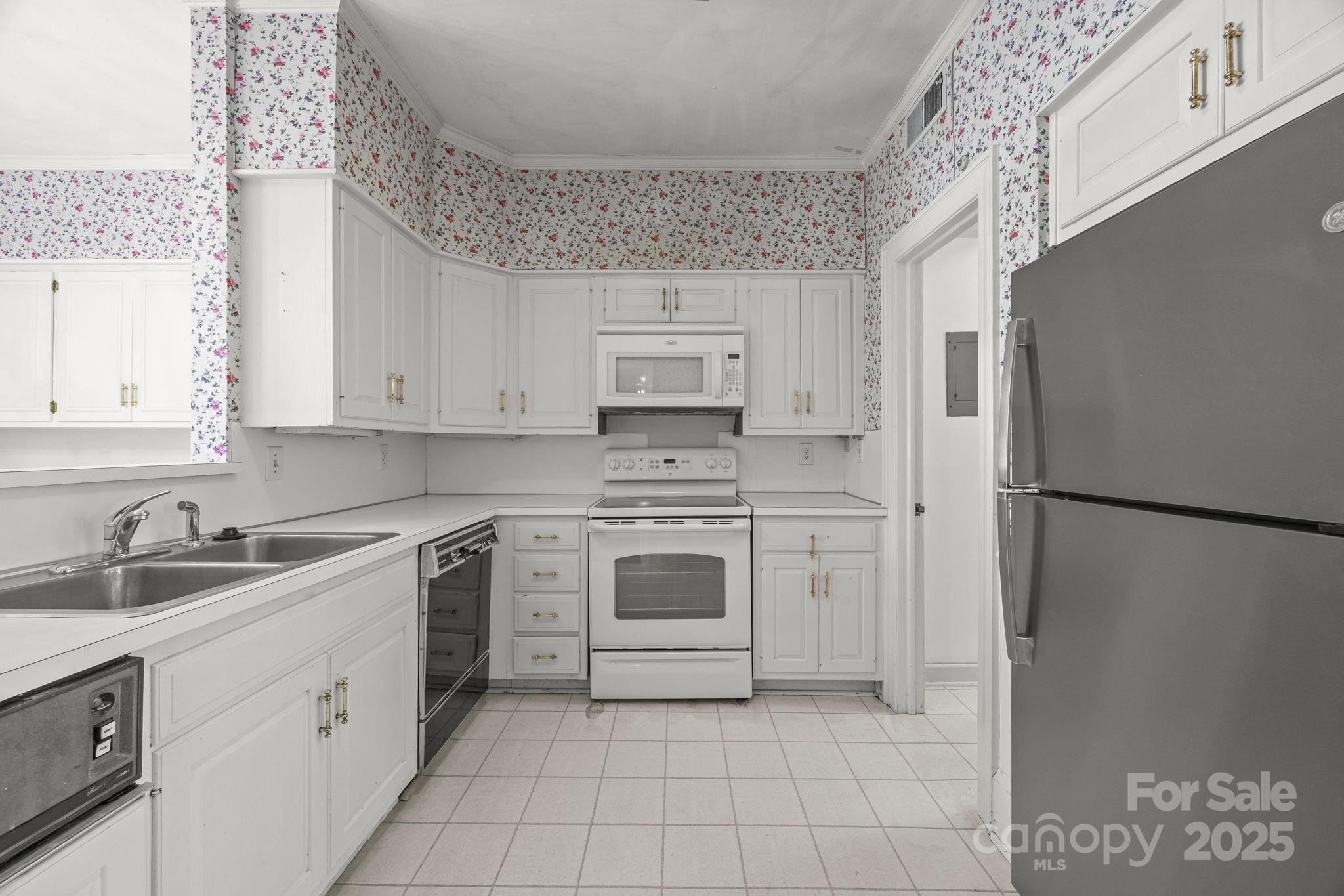 155 Perrin Place