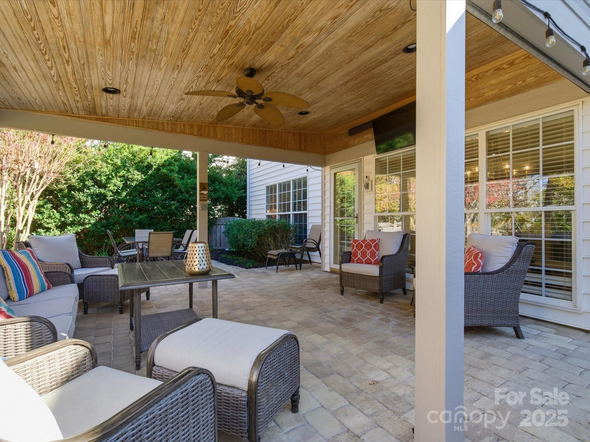 2522 Beacon Forest Drive