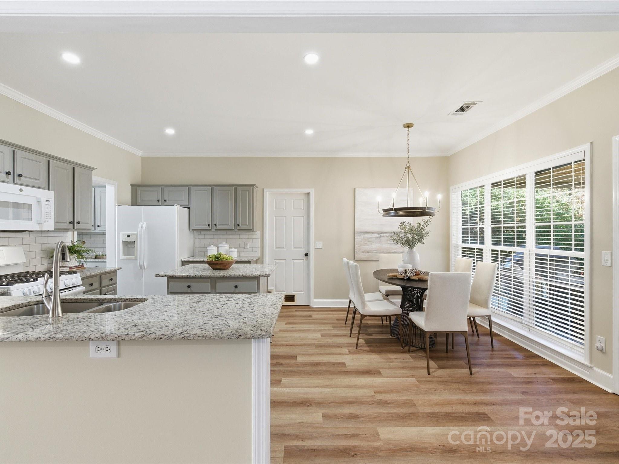 2522 Beacon Forest Drive