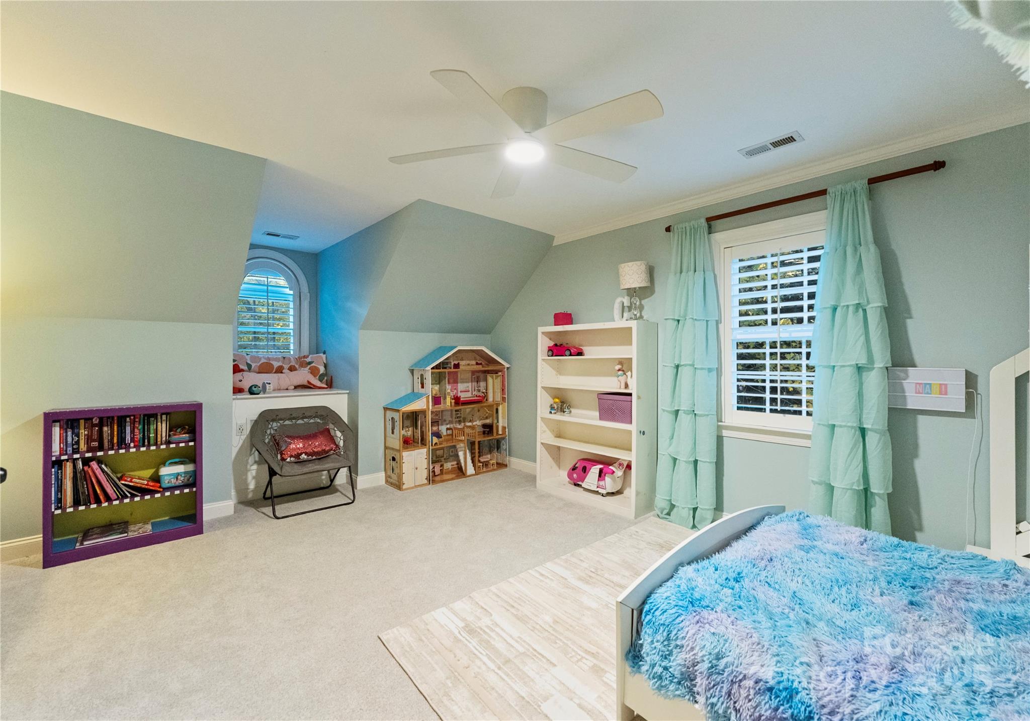 6011 Hunter Lane