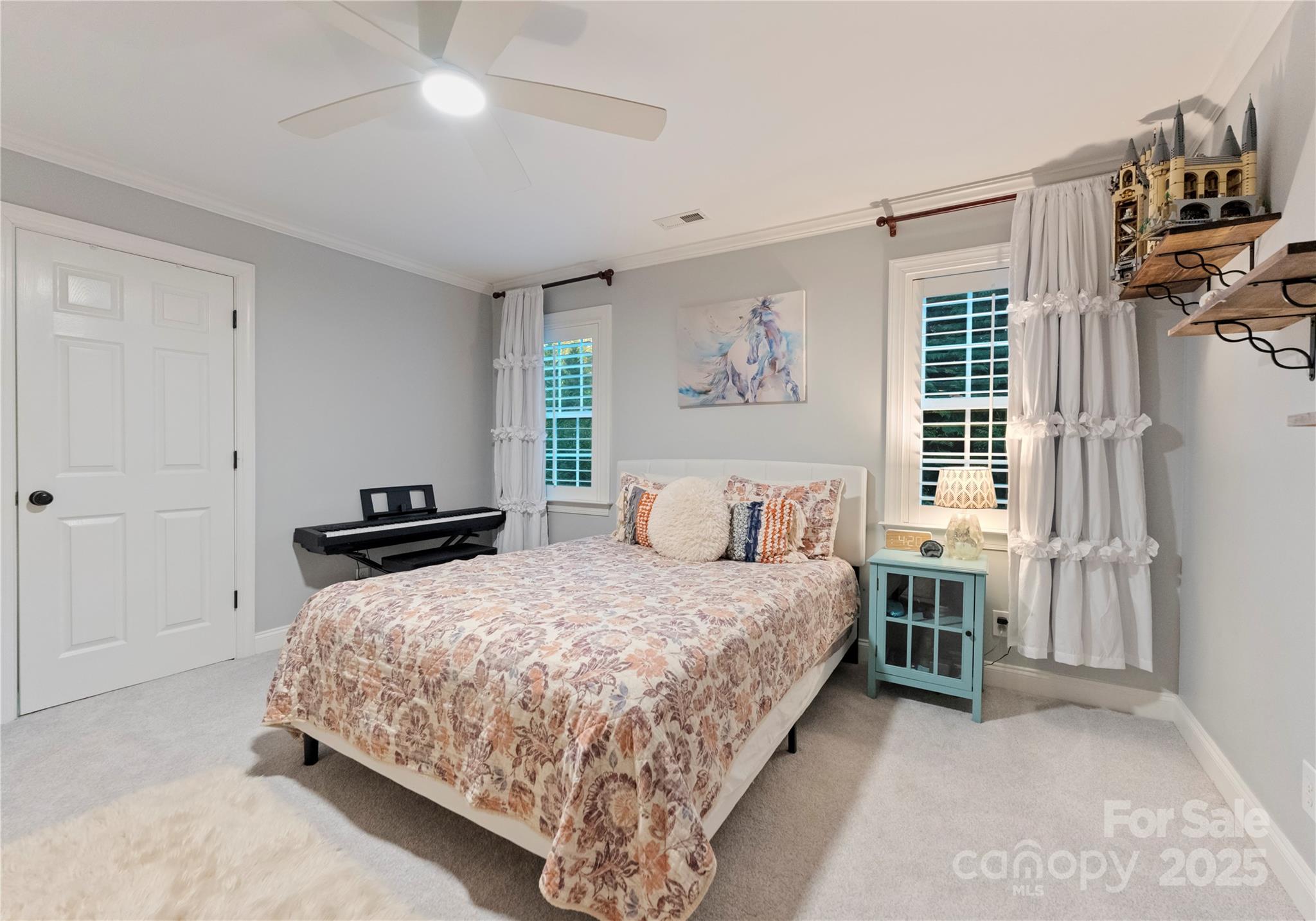 6011 Hunter Lane