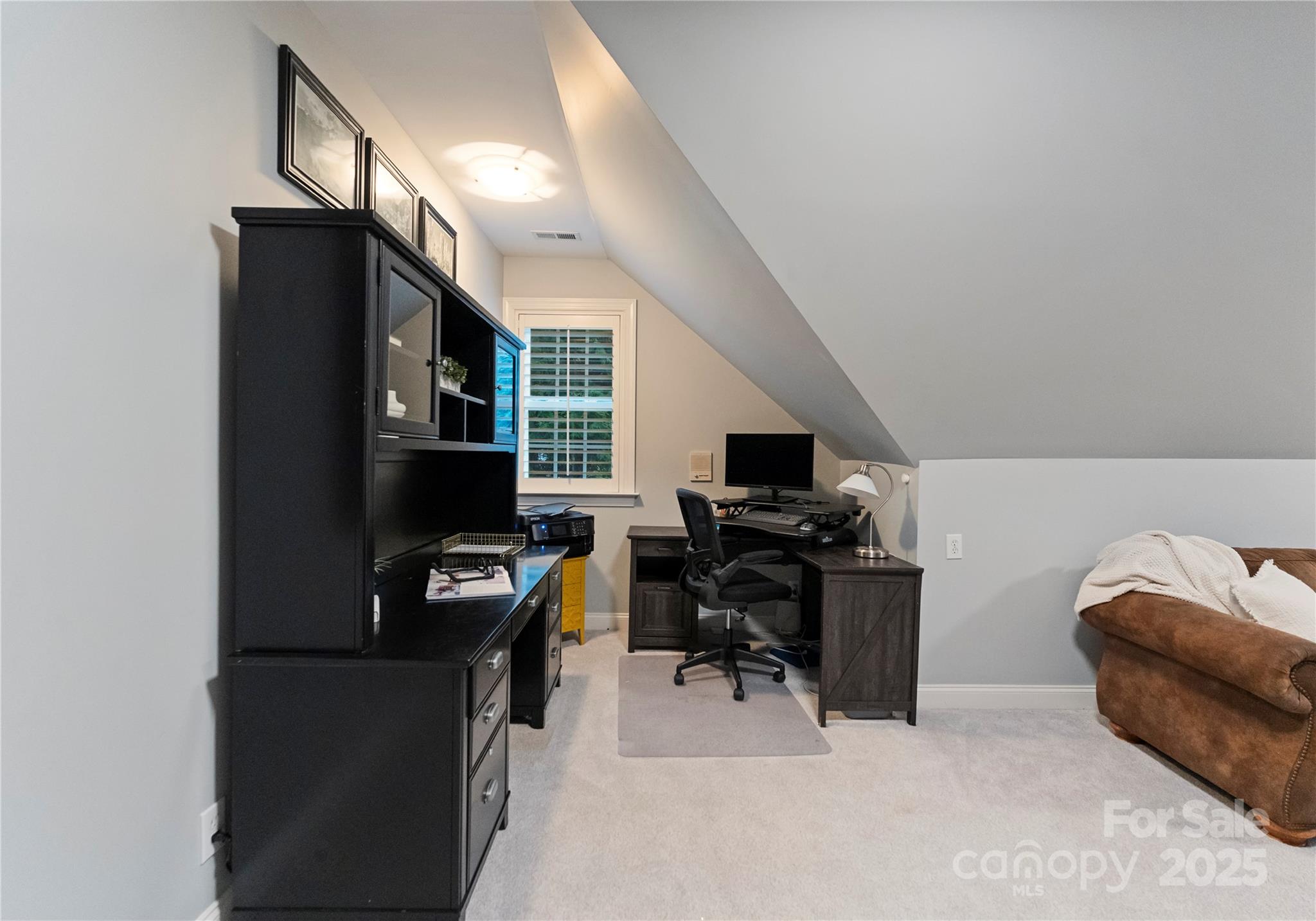 6011 Hunter Lane