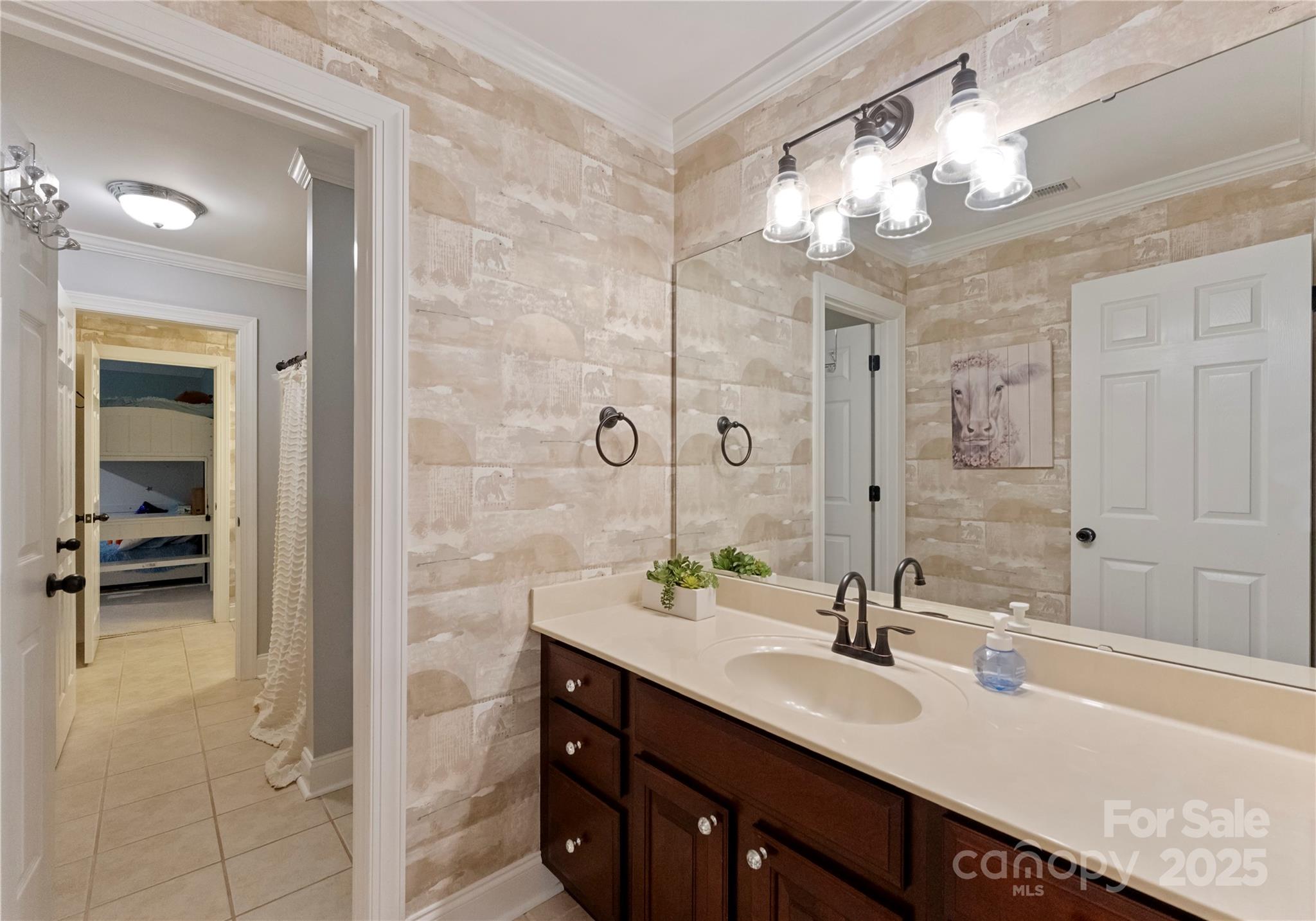6011 Hunter Lane