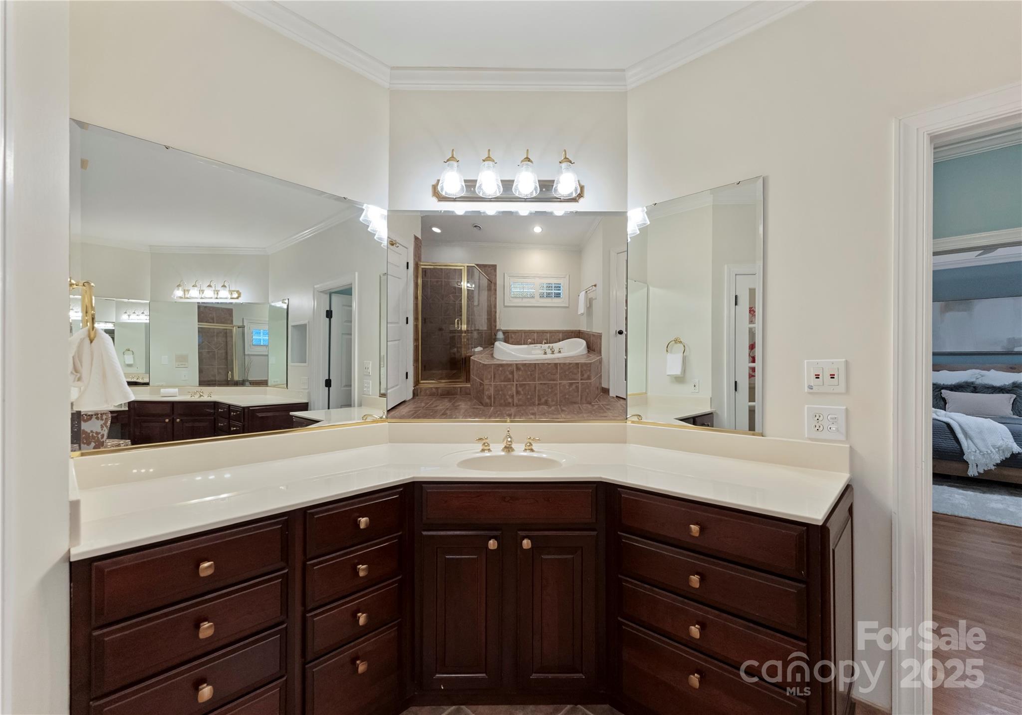 6011 Hunter Lane