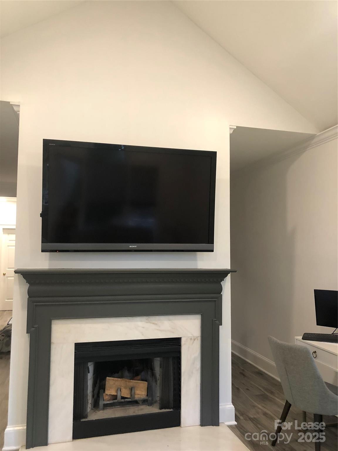2315 Selwyn Avenue Unit: I