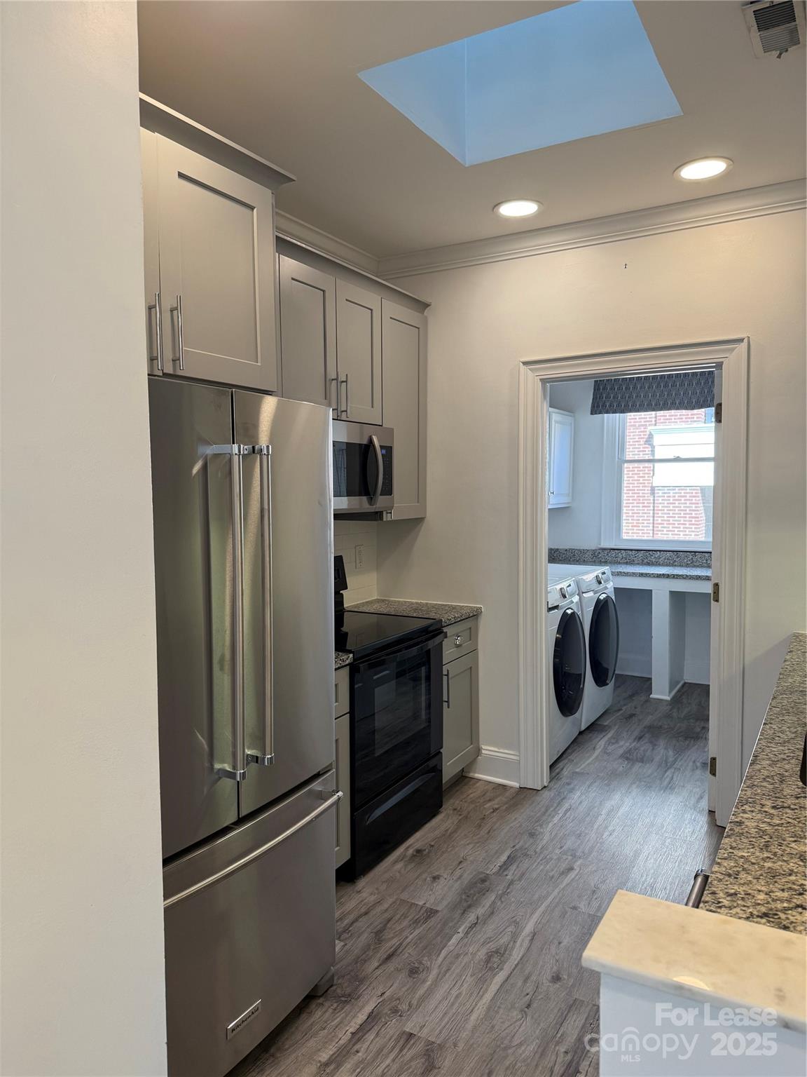 2315 Selwyn Avenue Unit: I