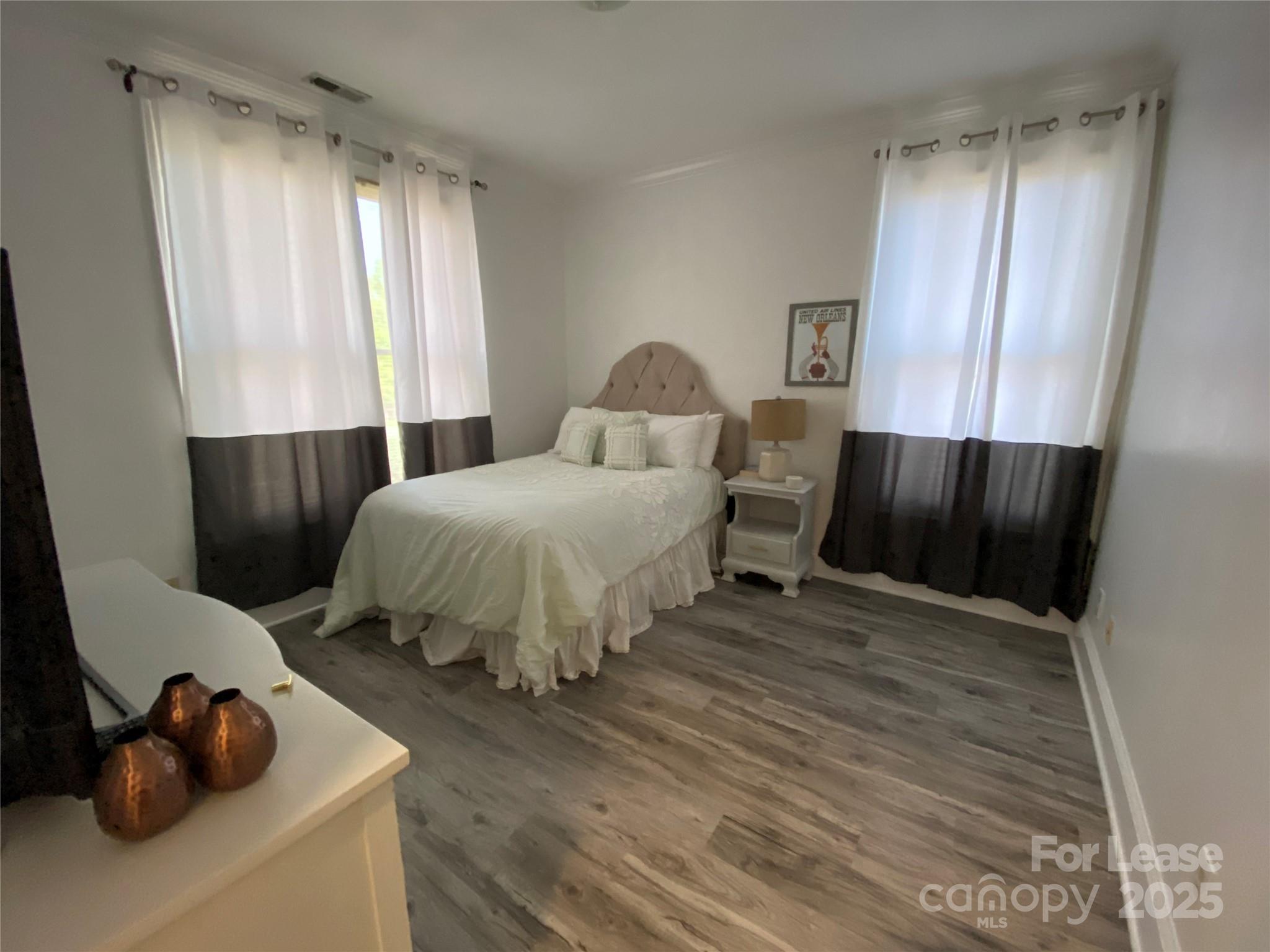 2315 Selwyn Avenue Unit: I