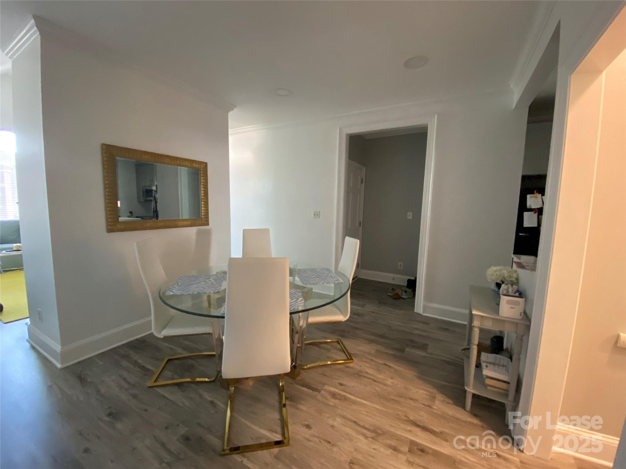 2315 Selwyn Avenue Unit: I