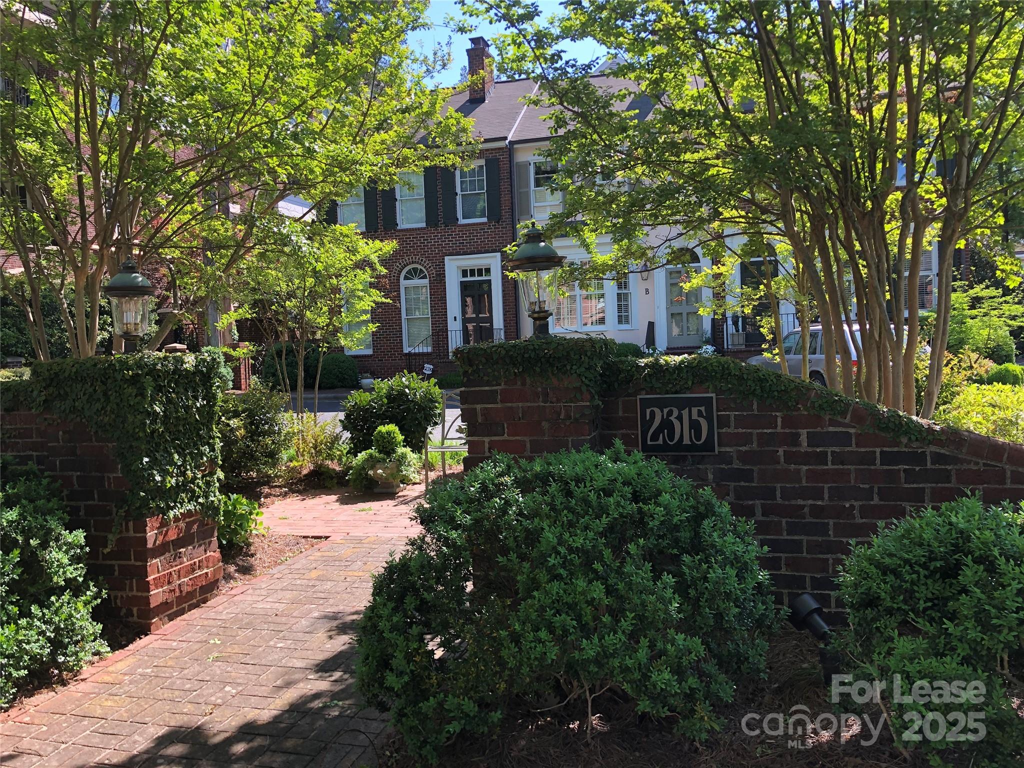 2315 Selwyn Avenue Unit: I