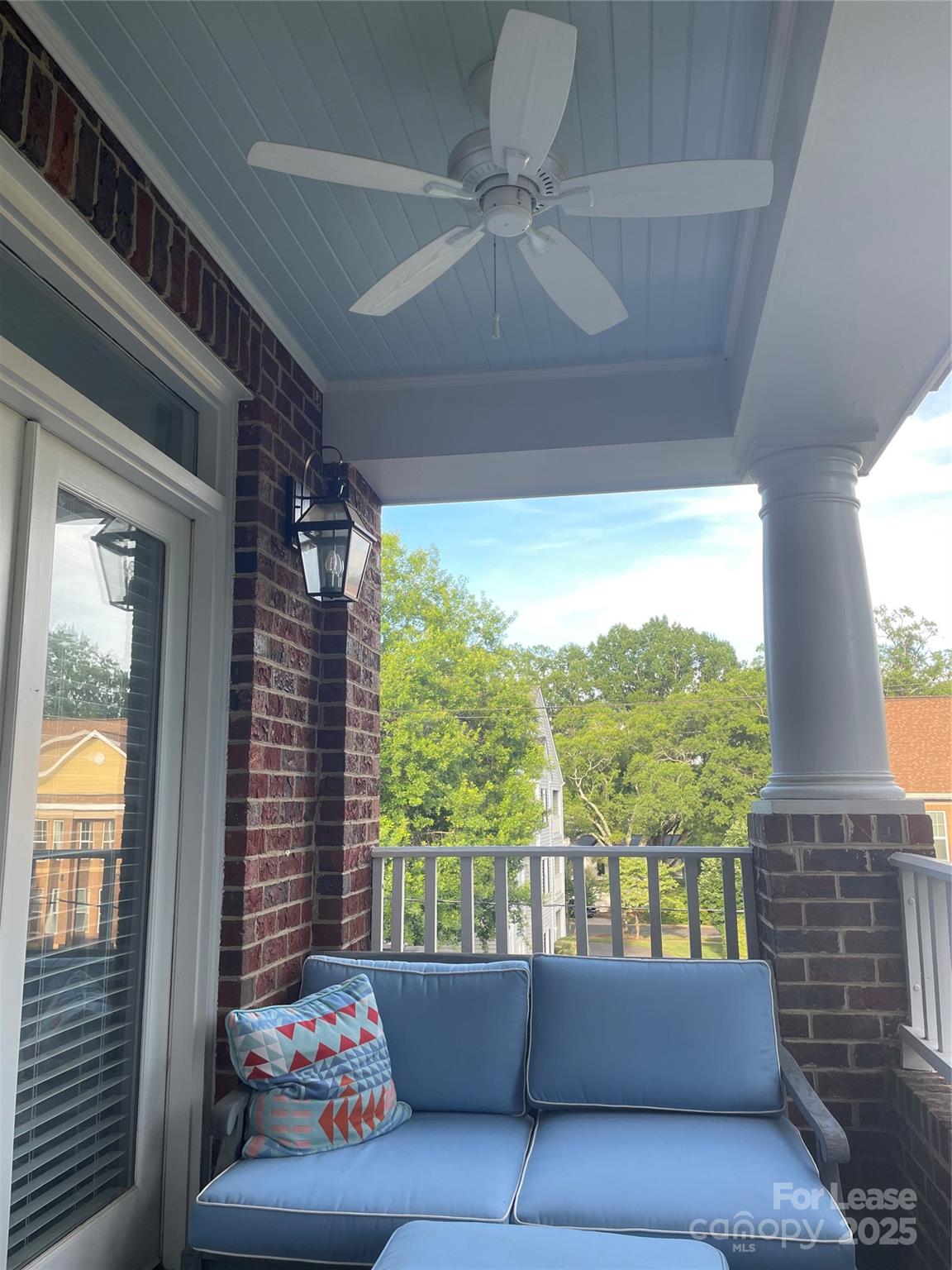 2315 Selwyn Avenue Unit: I