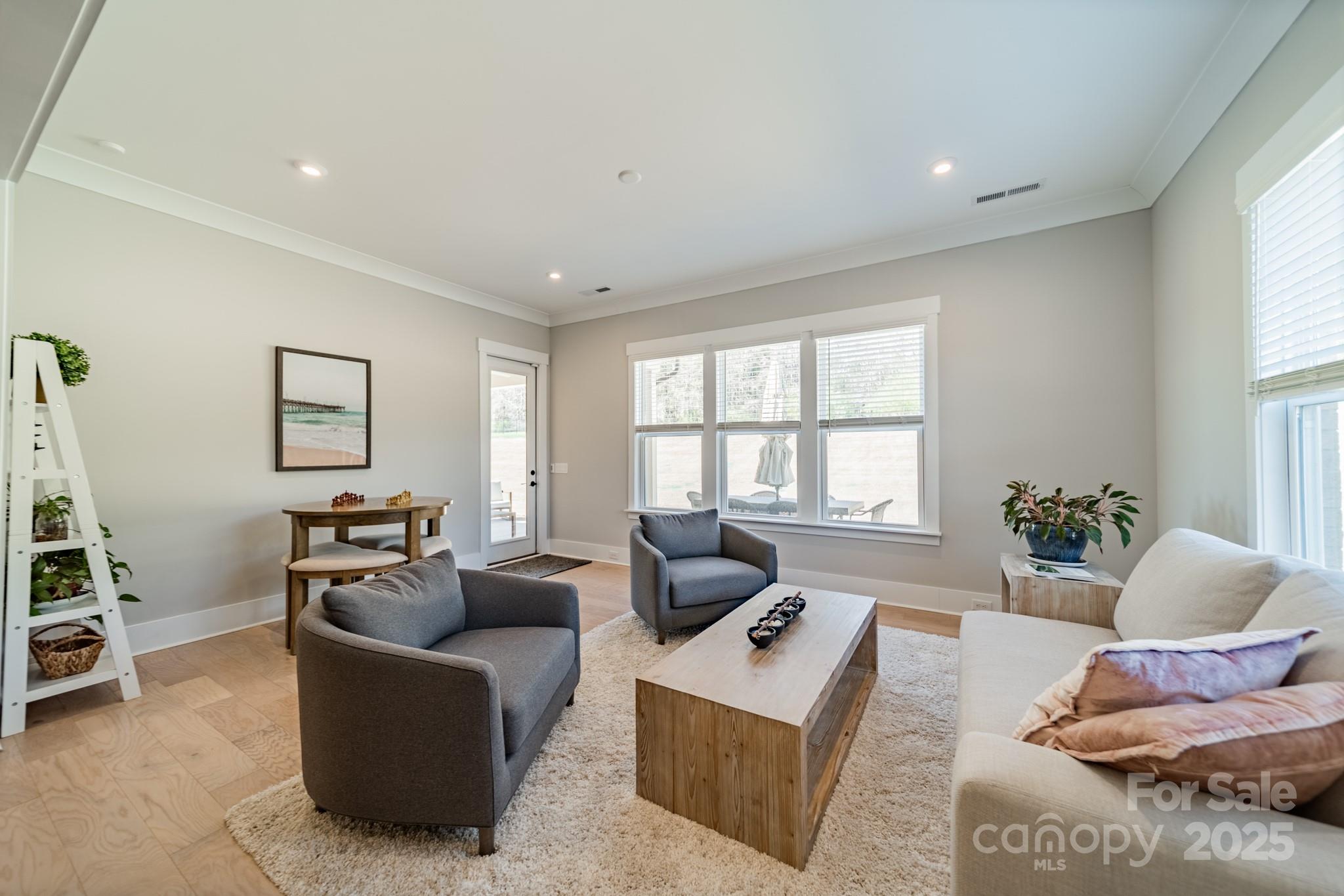 724 Cavesson Way