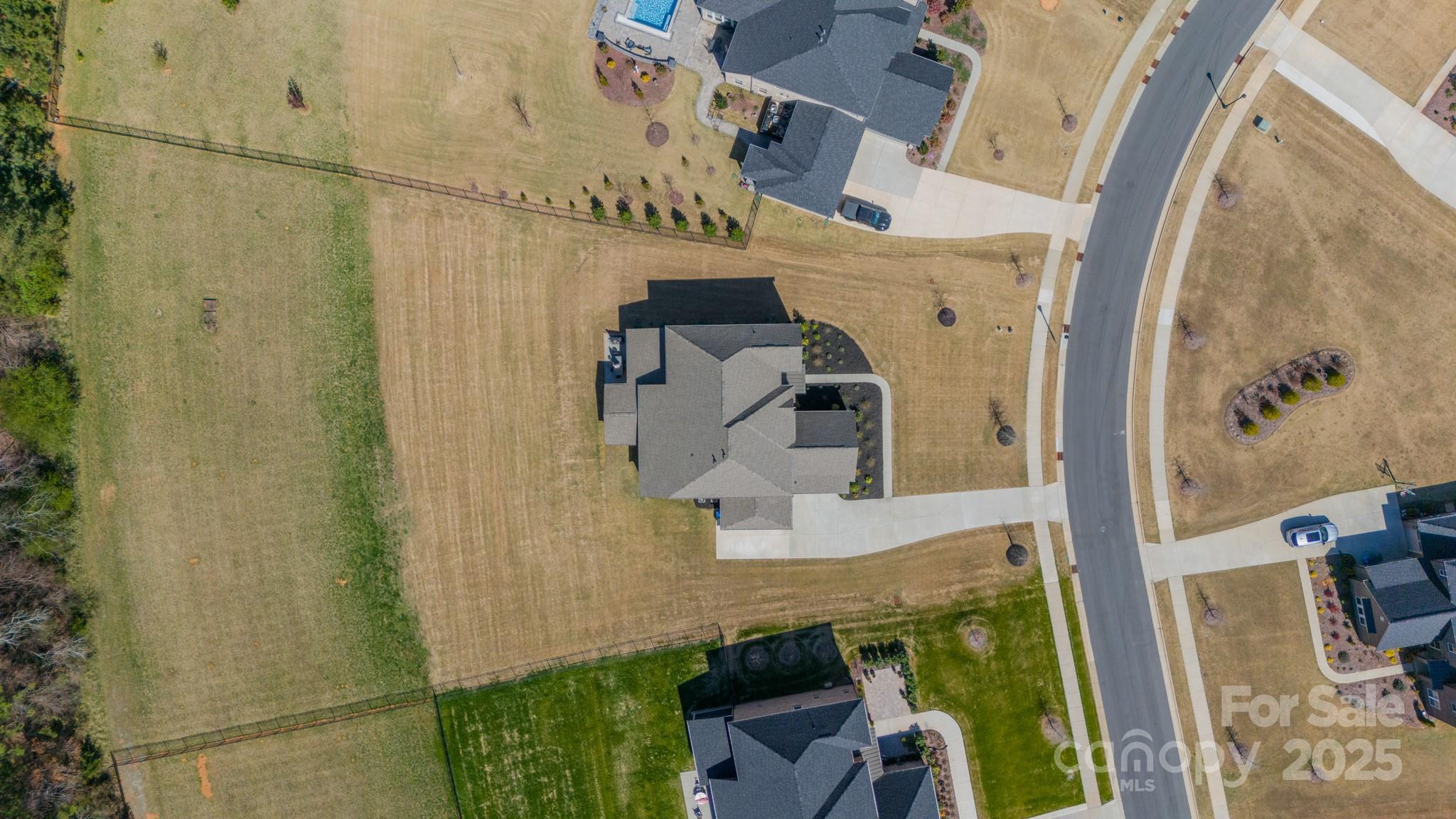 724 Cavesson Way